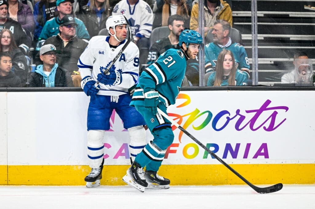 Sharks Back in Playoff Spot (For Now), Step on Leafs 4-1