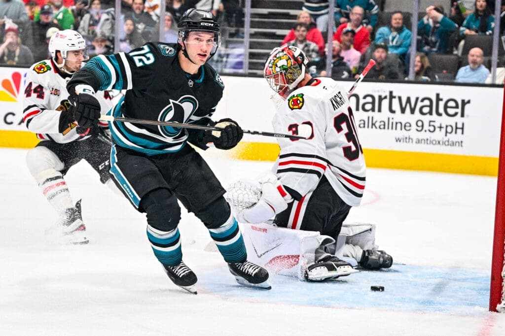 Sharks Keep Pace in West, Professional 3-2 Win Over Hawks