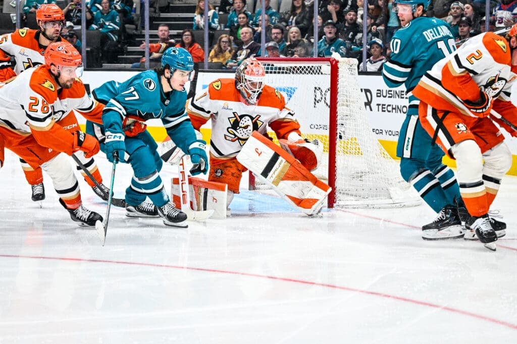 40 Goals & 4 Points for Celebrini, Sharks Win Last Minute Again, 4-3!