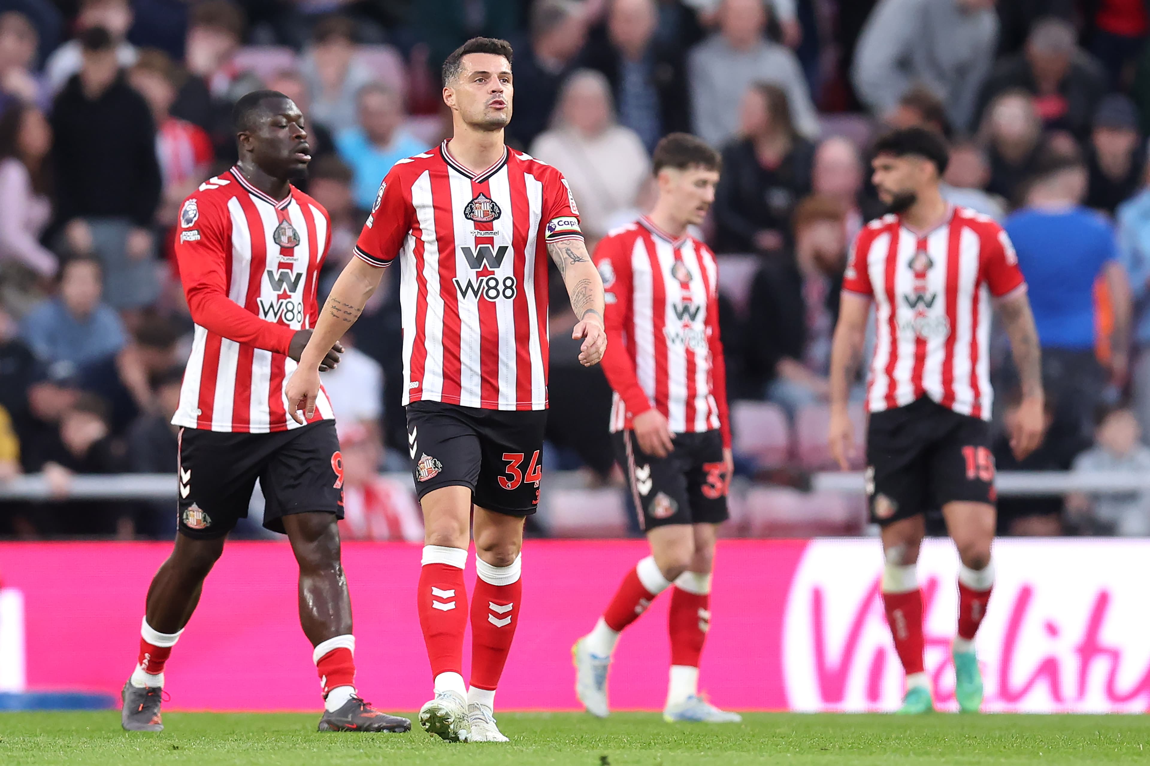 2 Up, 2 Down: Sunderland Stunned By Five-Goal Forest