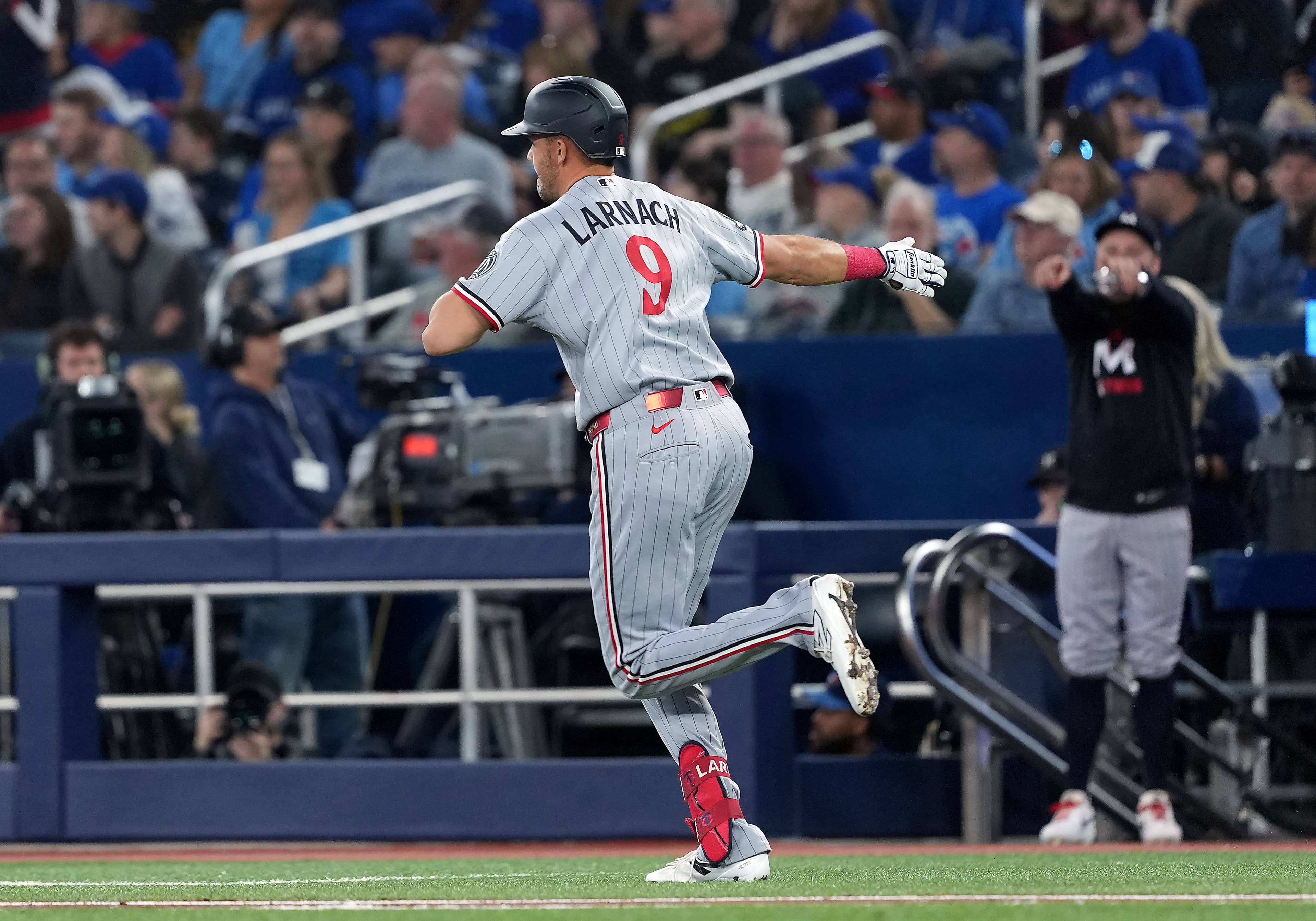 Twins 7, Blue Jays 4: Just Score Seven Runs at Once