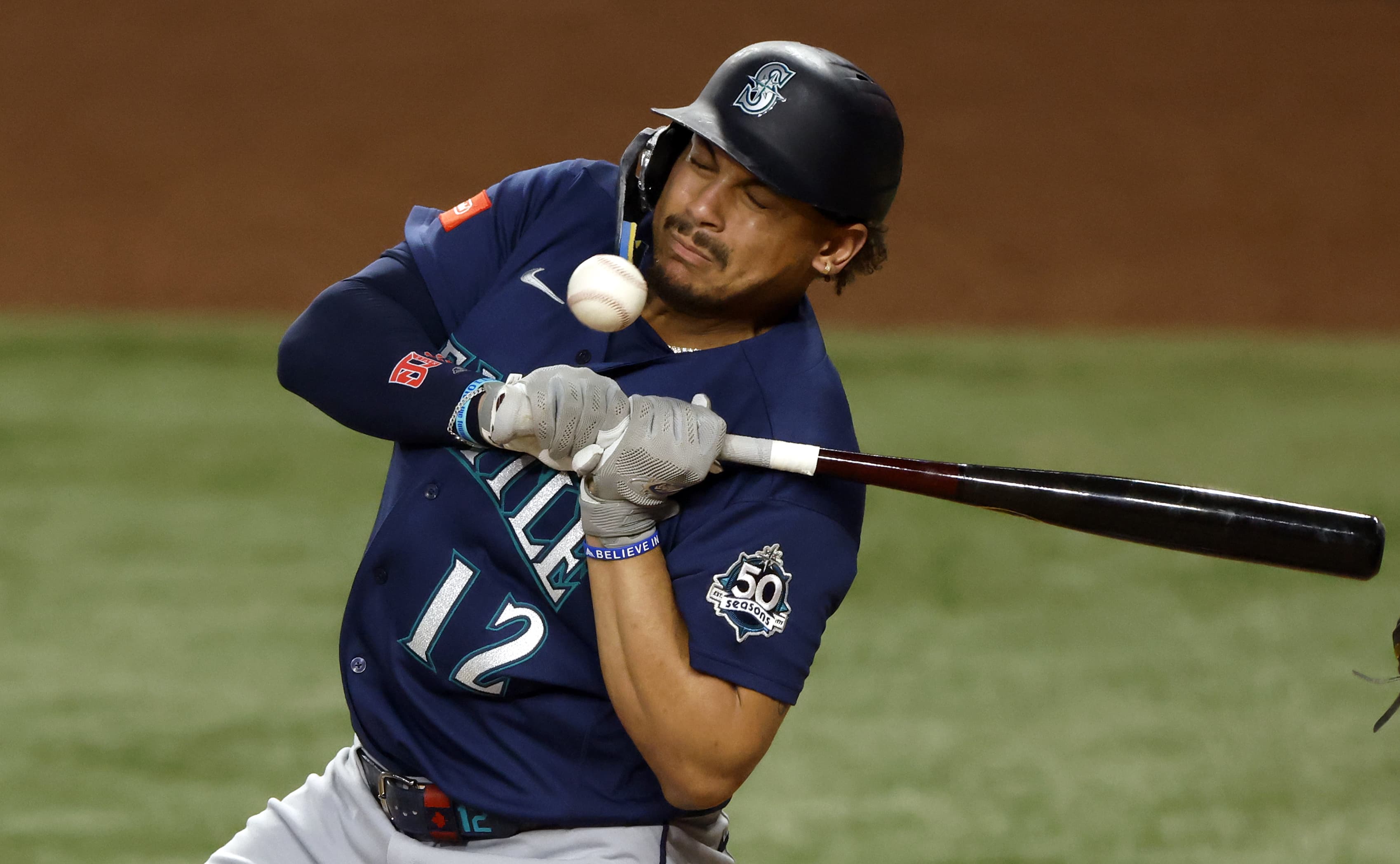 Mariners lose another one-run game against the Rangers that they should have won