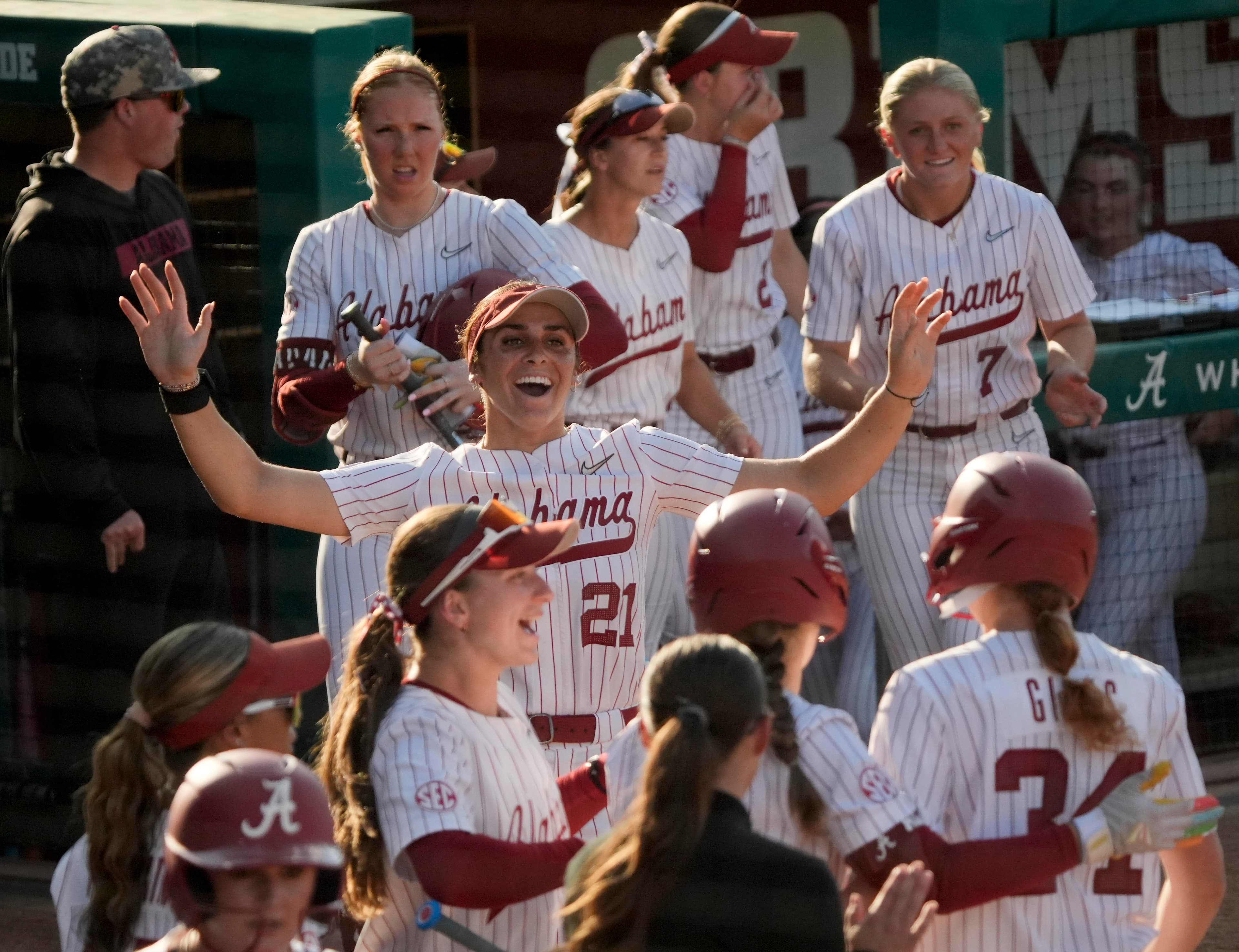Alabama Crimson Tide Softball Sweeps Kentucky, Ties Oklahoma for SEC Lead