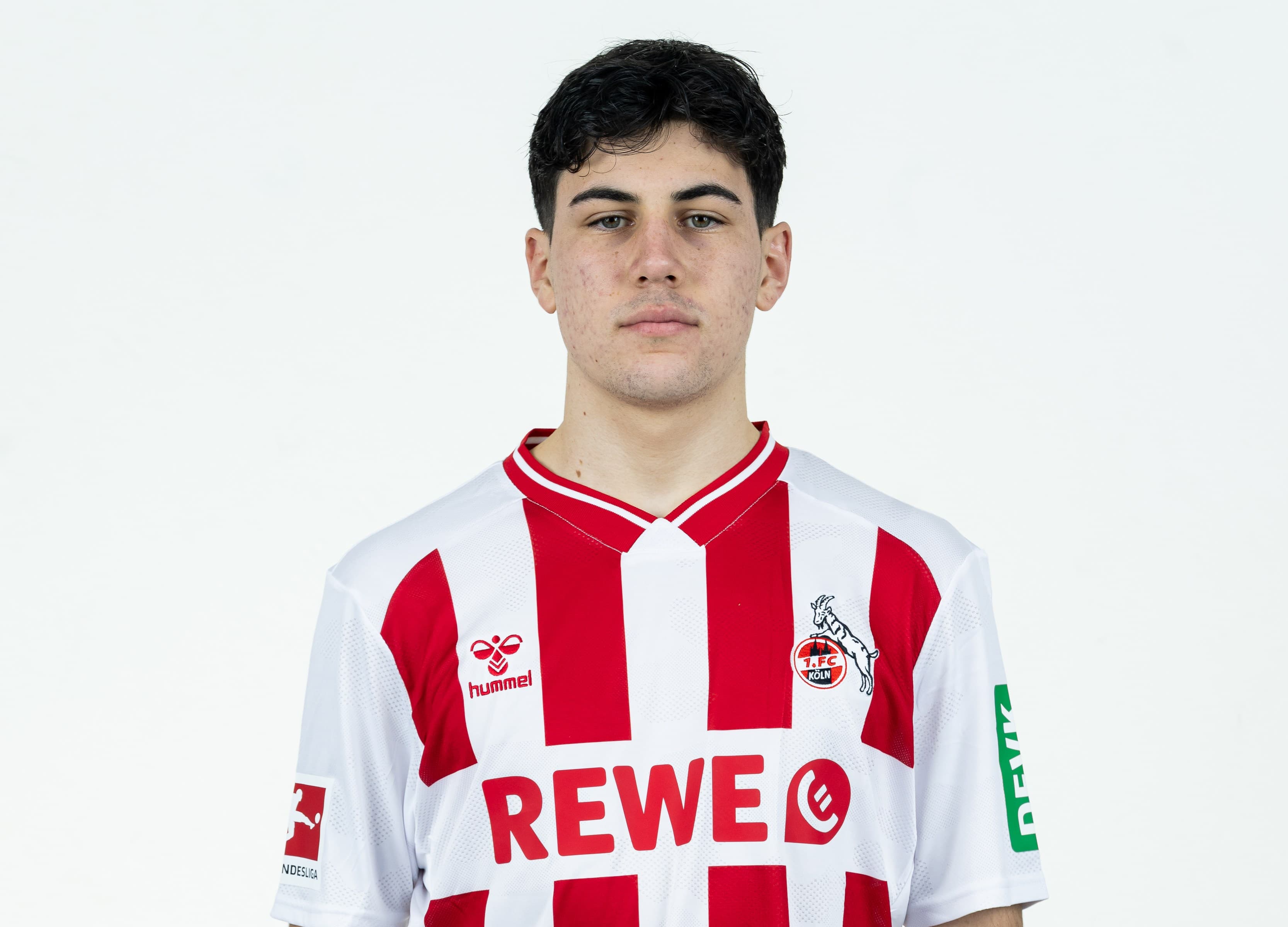 Chávez Lights Up Stadium with Spectacular Show in Champions League Legends Match!