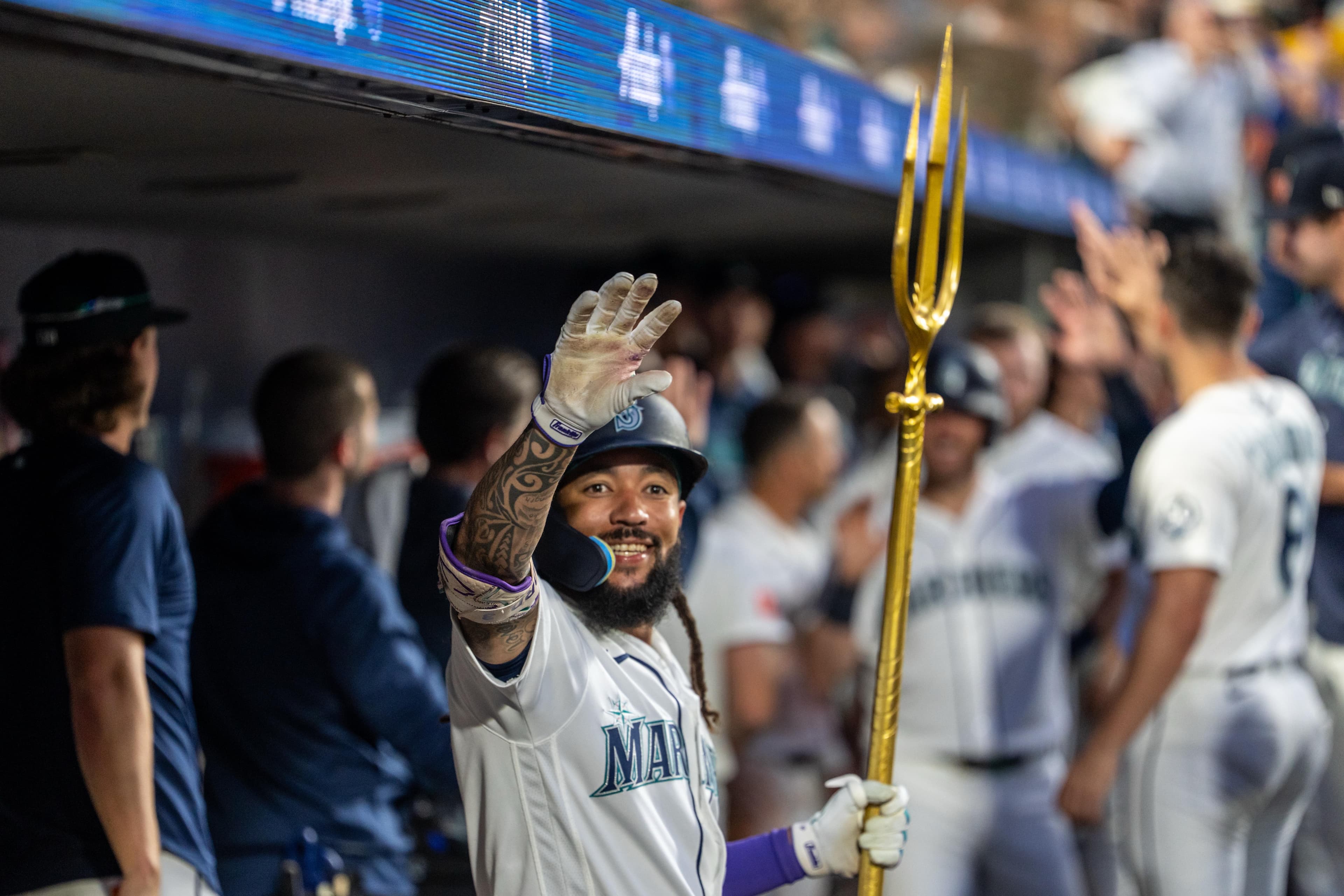 Mariners stick to the script, author delightful 5-4 win against Braves