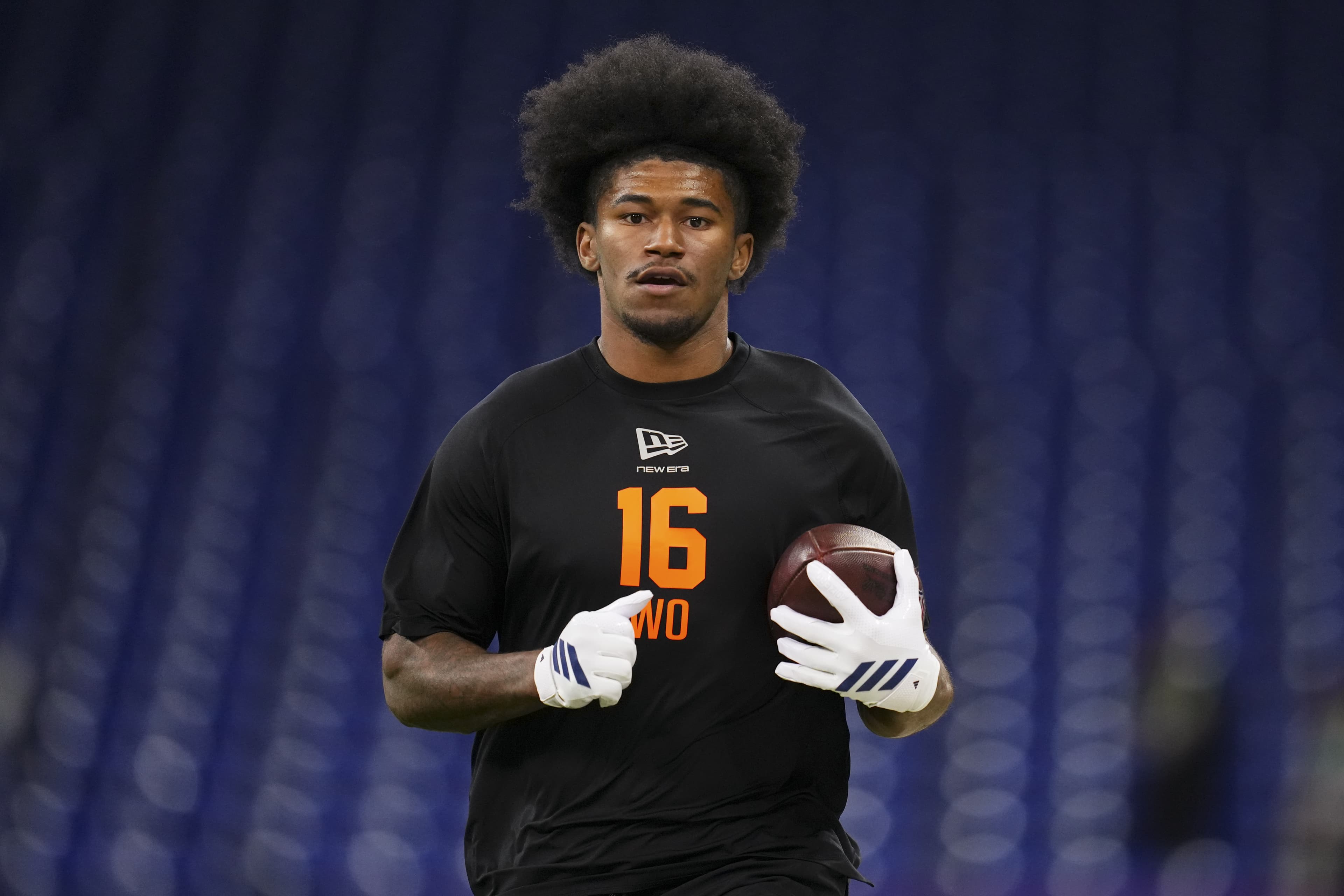 Dolphins meet with KC Concepcion – The Splash Zone 4/10/26