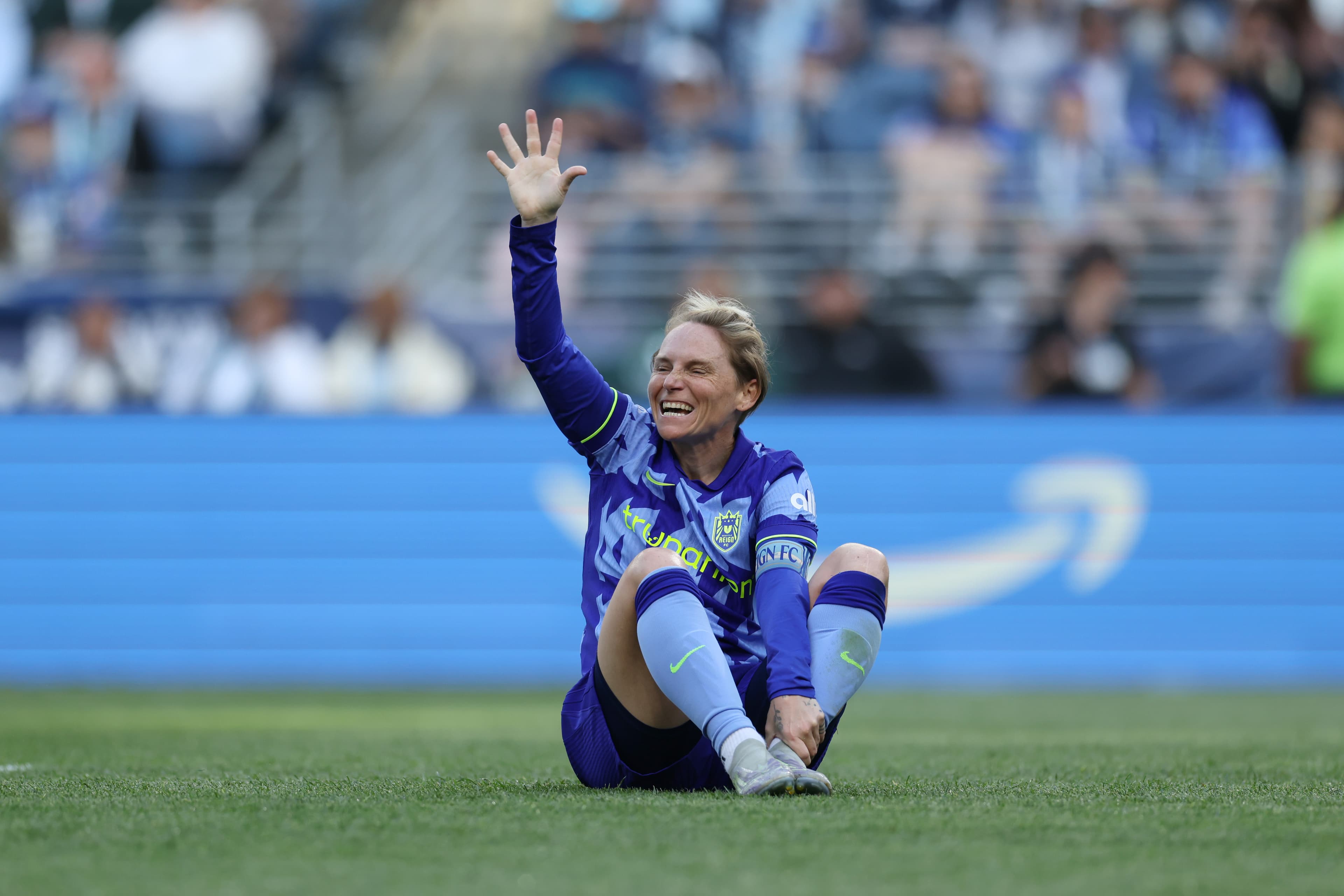 Seattle Reign Head Coach Laura Harvey provides update on Jess Fishlock injury
