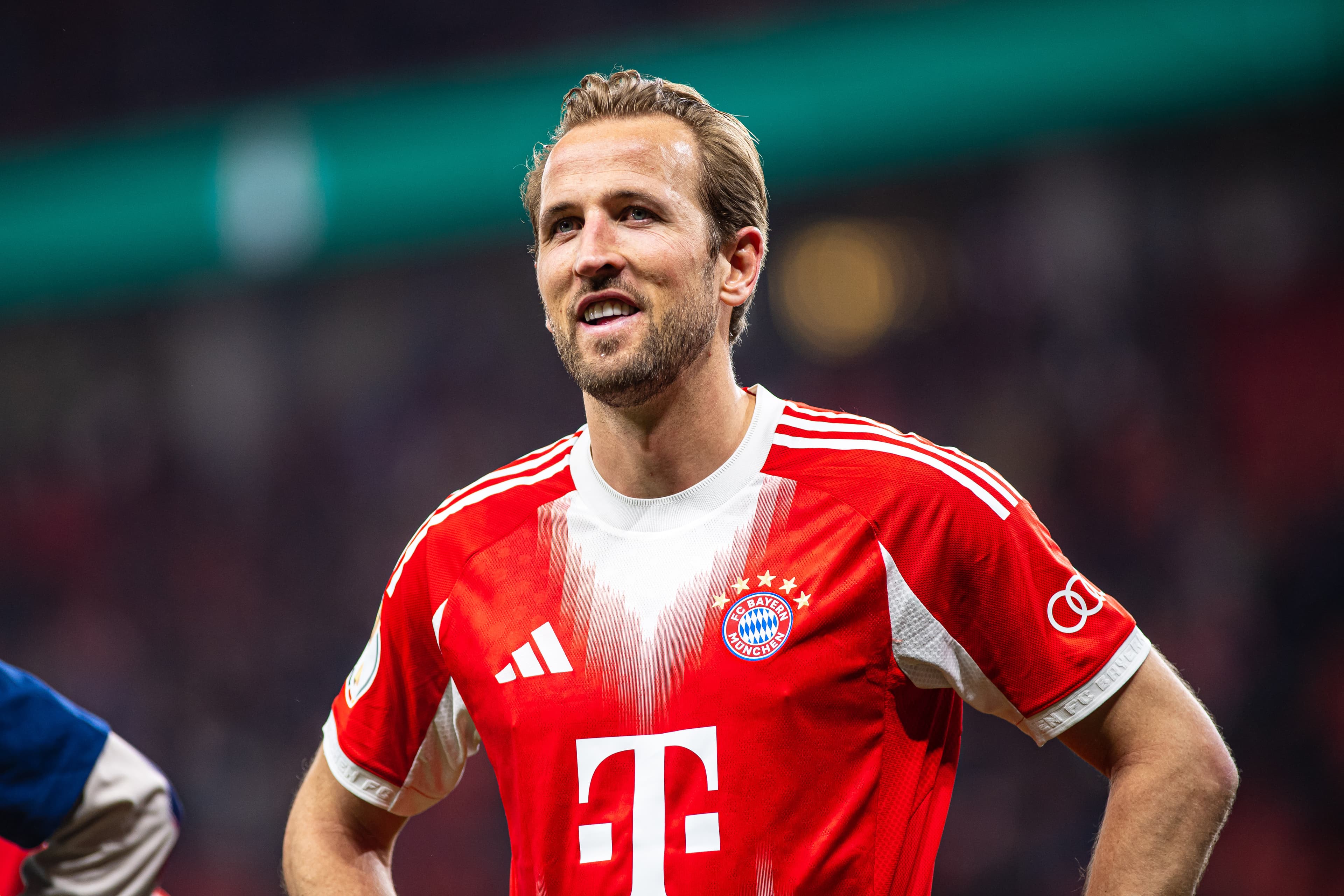 Bayern Munich News: Harry Kane says team must fix issues ahead of PSG showdown; Vincent Kompany’s message to young players; and MORE!