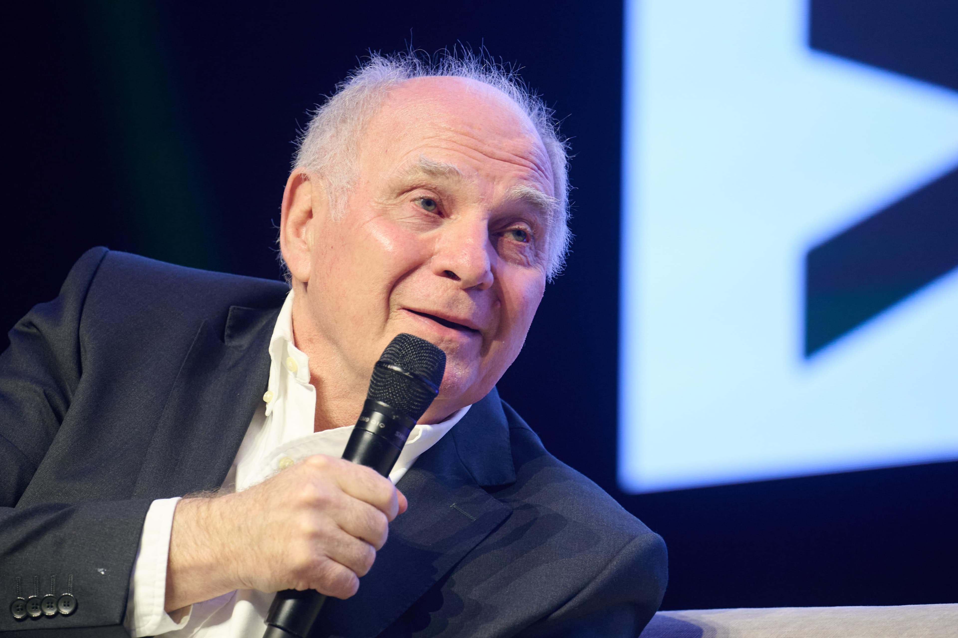 Midweek Warm-up: Bayern Munich’s Uli Hoeneß expecting continued response vs. PSG; Champions League predictions; and MORE!