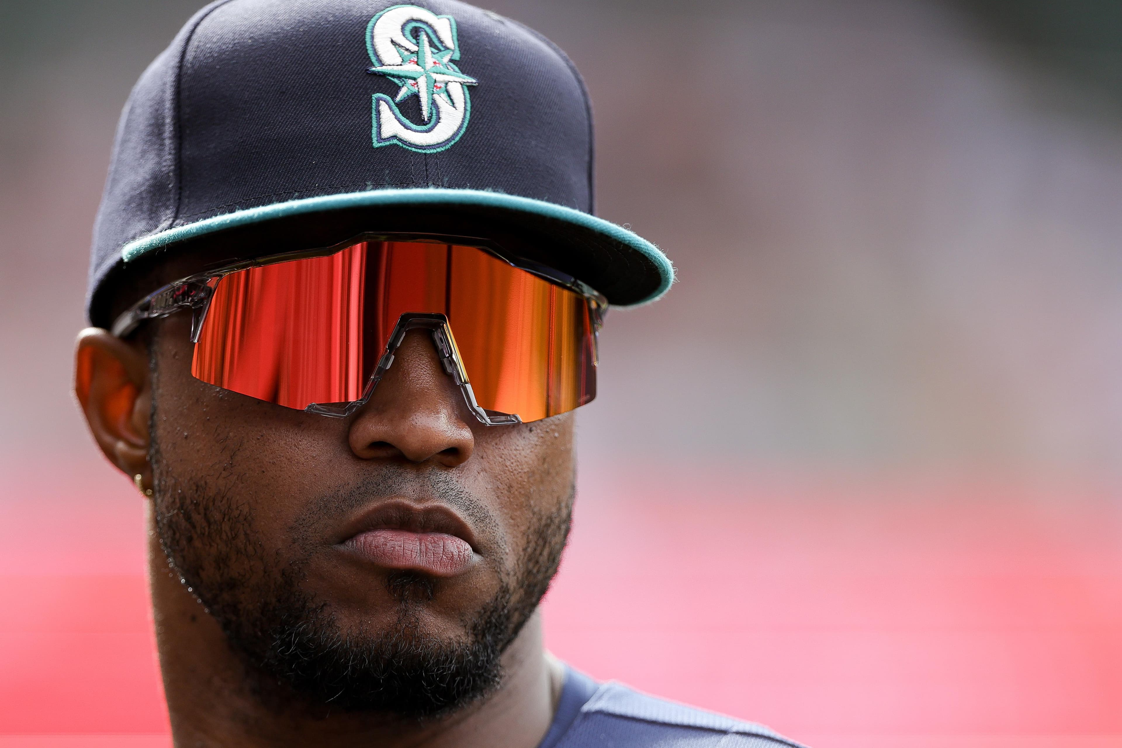 Mariners activate Victor Robles from injured list, option Connor Joe