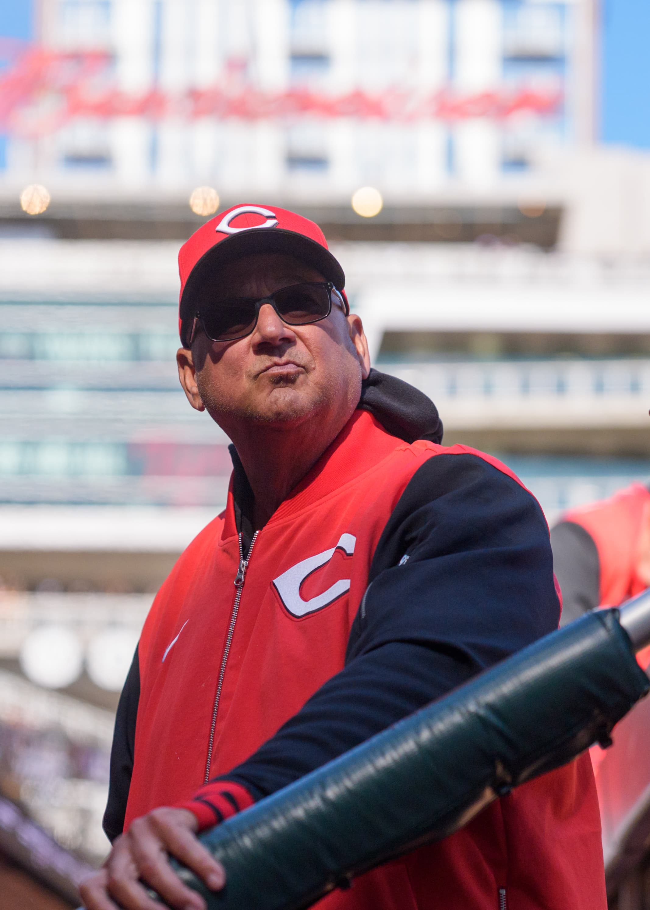 Reds 7, Twins 4 (F/10): The Red(s) Scare