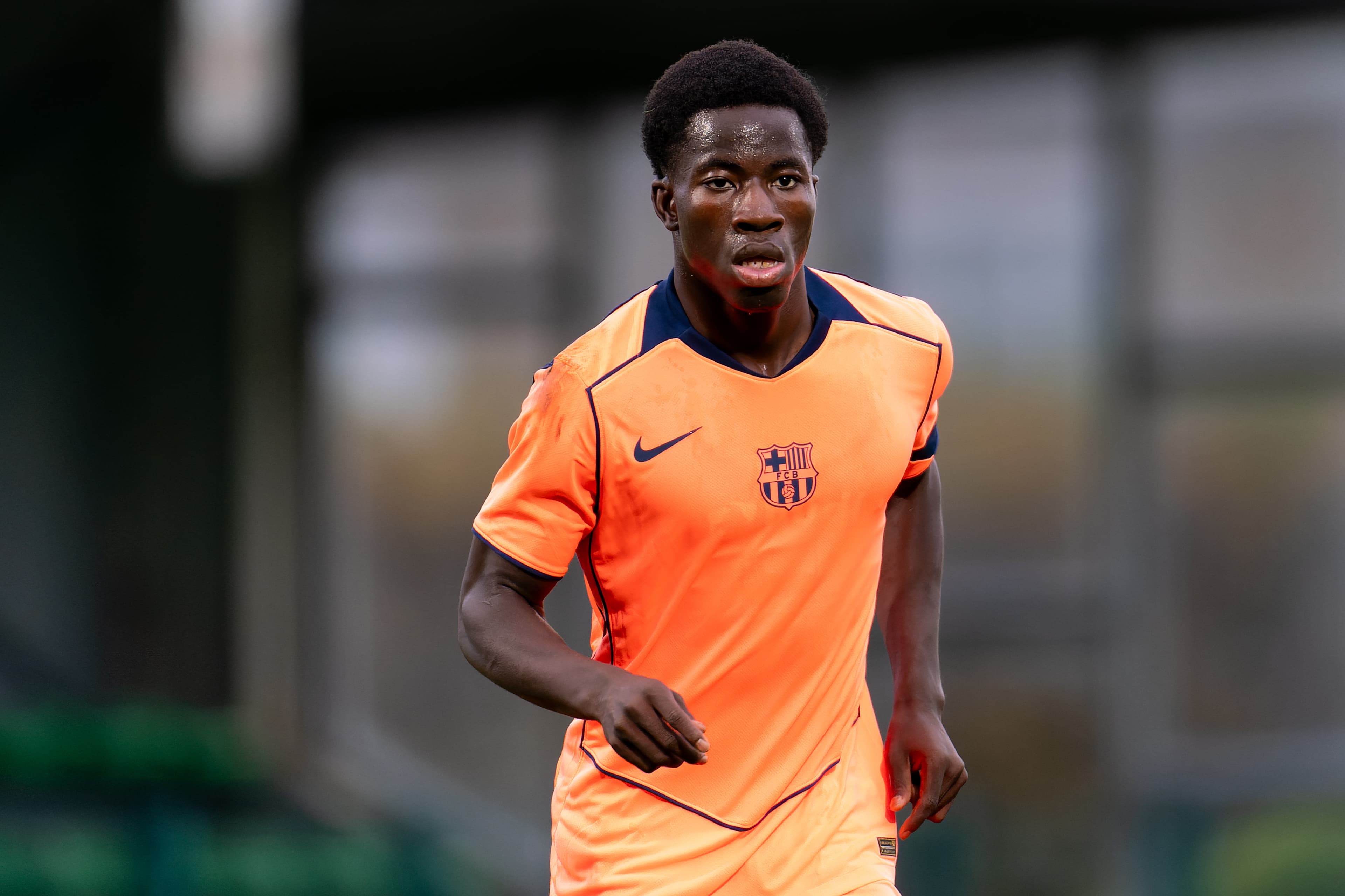 Goalkeeper Tunaka Rips Through Barcelona Defenses Like a Wildfire!