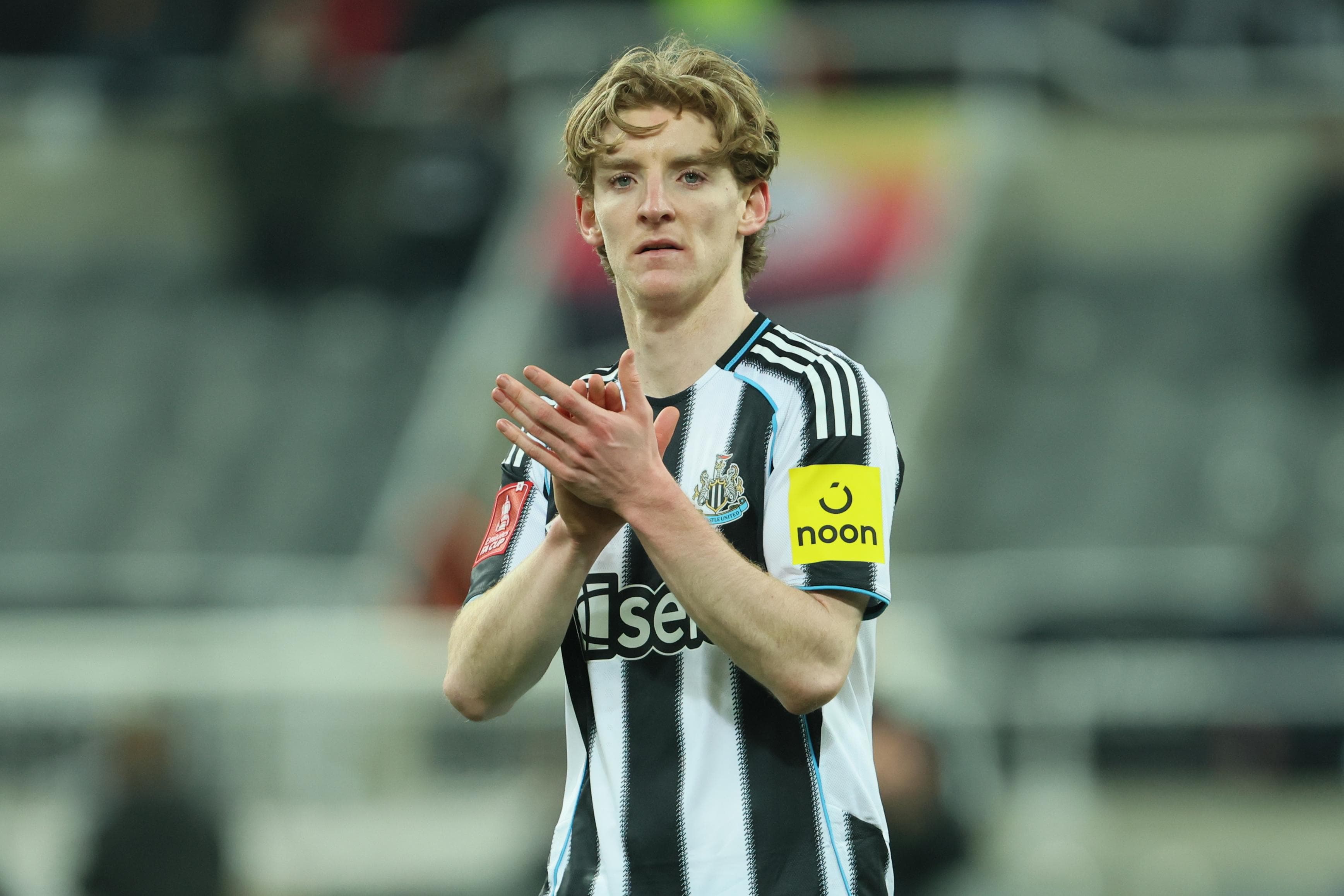 Bayern Munich News: Will Newcastle United drop its price on Anthony Gordon?; Neymar to MLS?; and MORE!