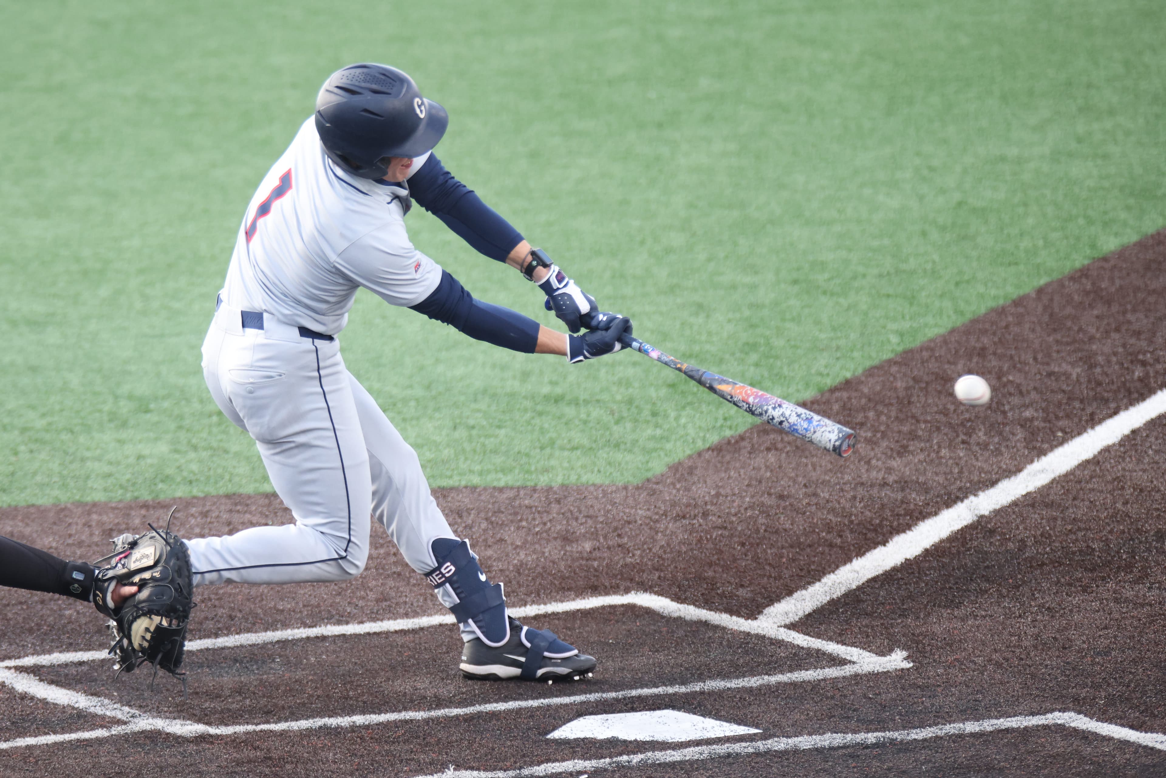 UConn holds off Rutgers, 5-4, for sixth straight win