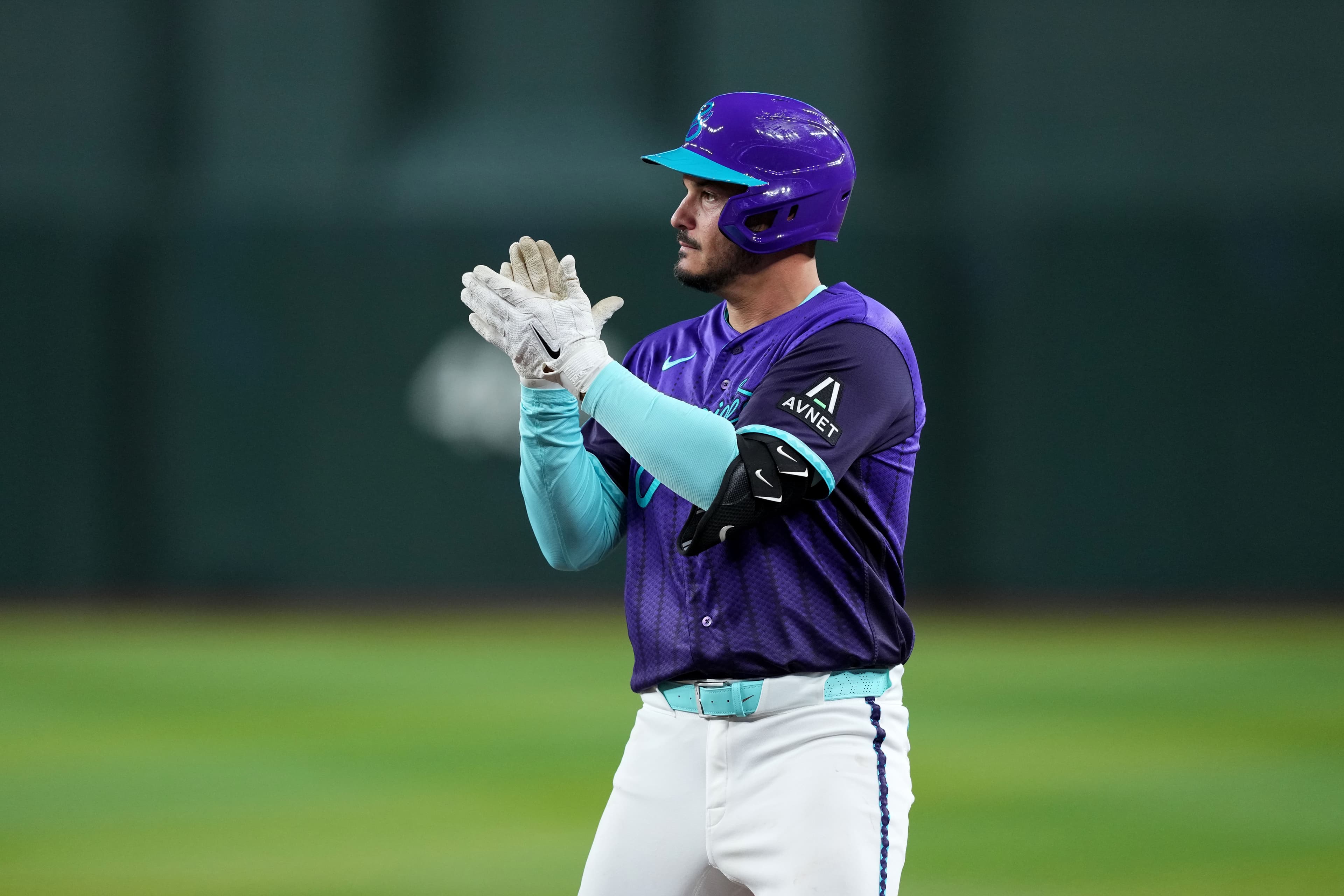 Diamondbacks capitalize on Blue Jay mistakes, win series opener