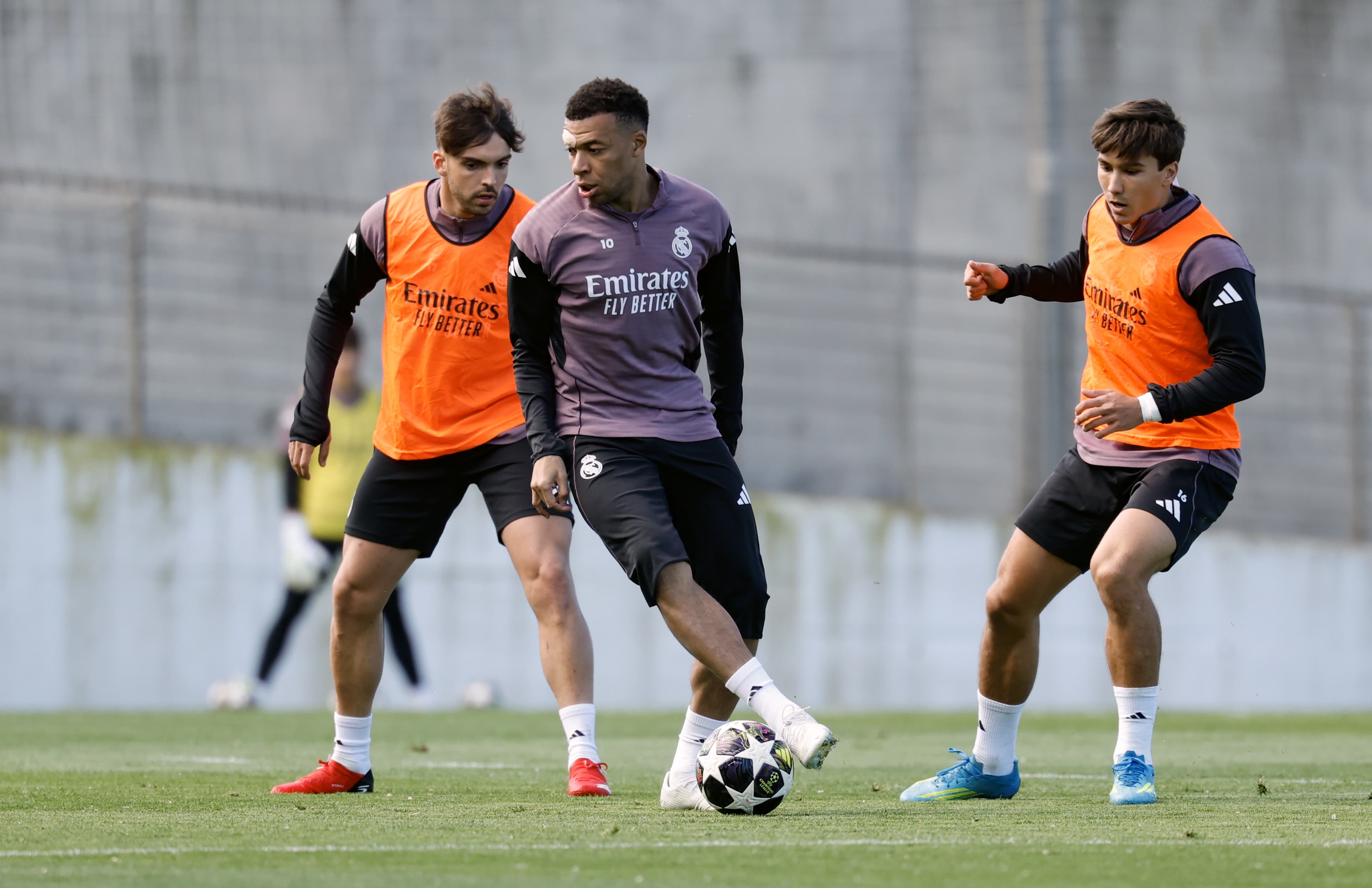 Mbappé returns as Real Madrid prepare for Bayern clash