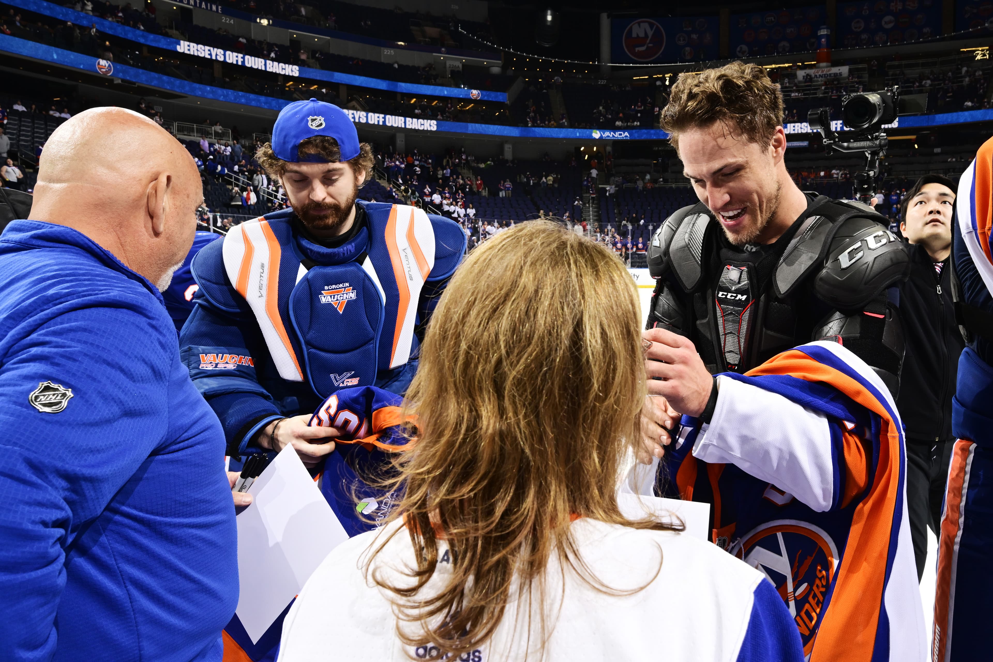 Hurricanes 2, Islanders 1: With a whimper