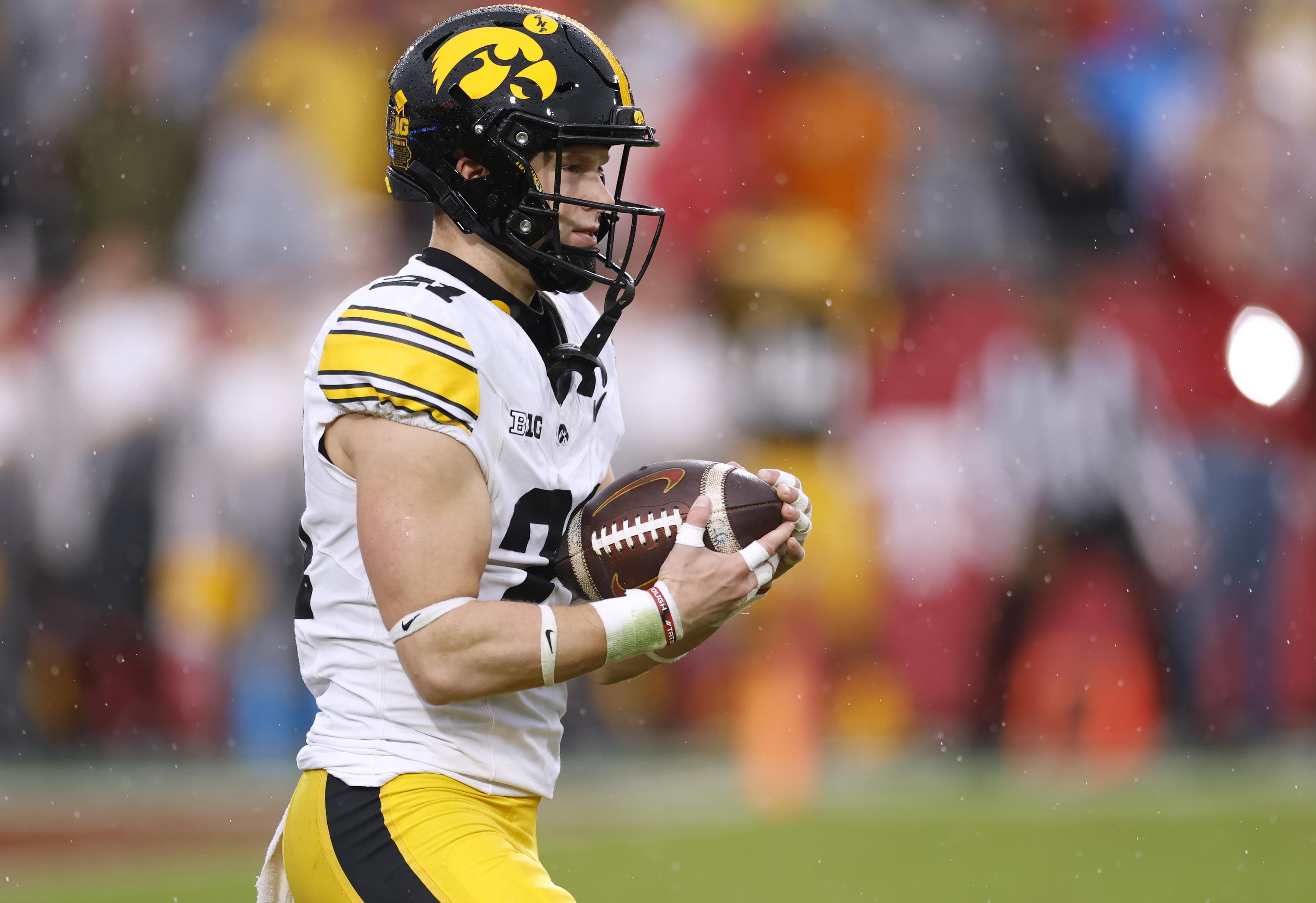 Steelers WR teases new uniform number
