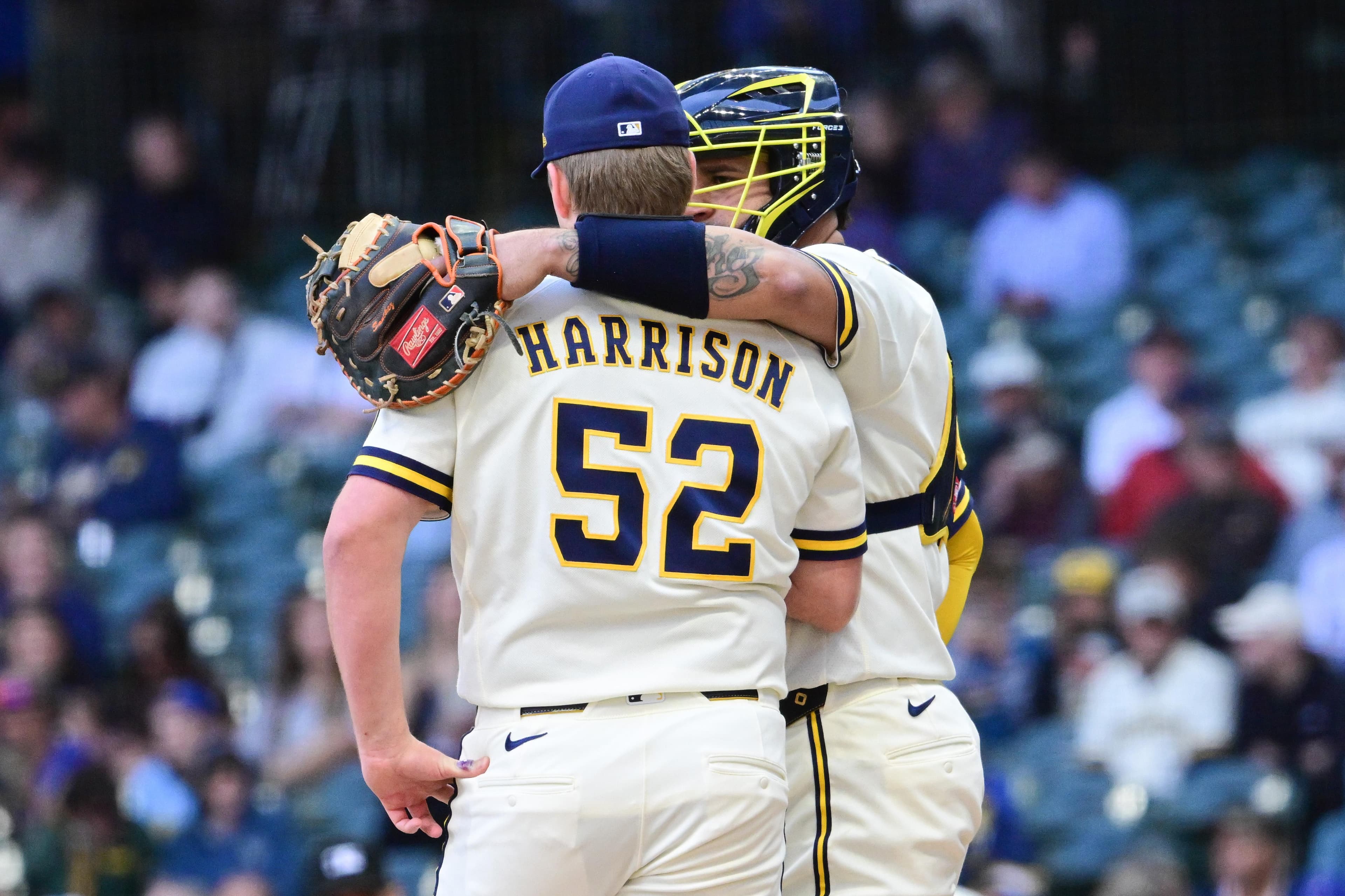 Harrison dominates again as Brewers coast to series win