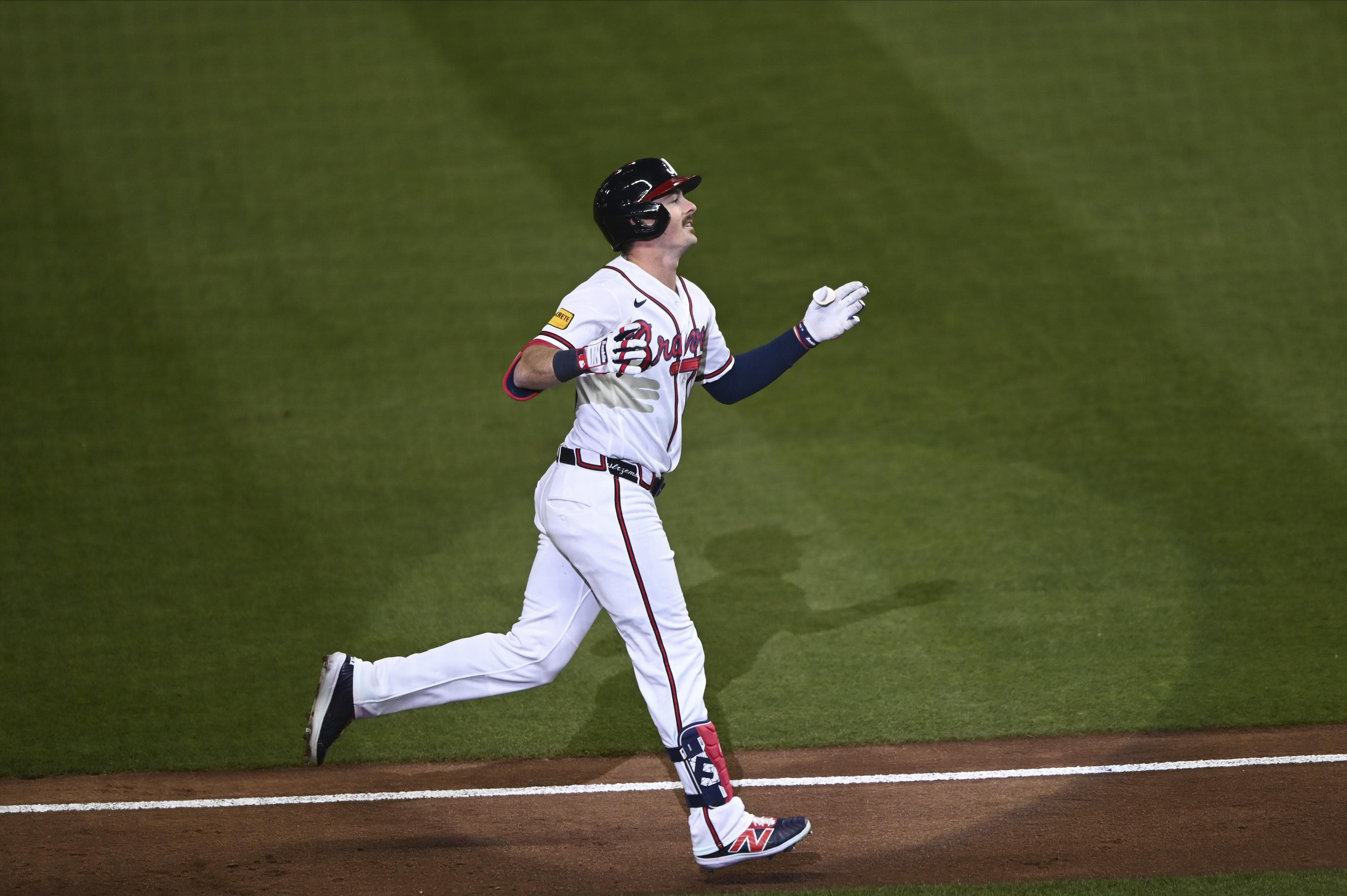 Braves walk off the Red Sox 3-2, as the offense does just enough