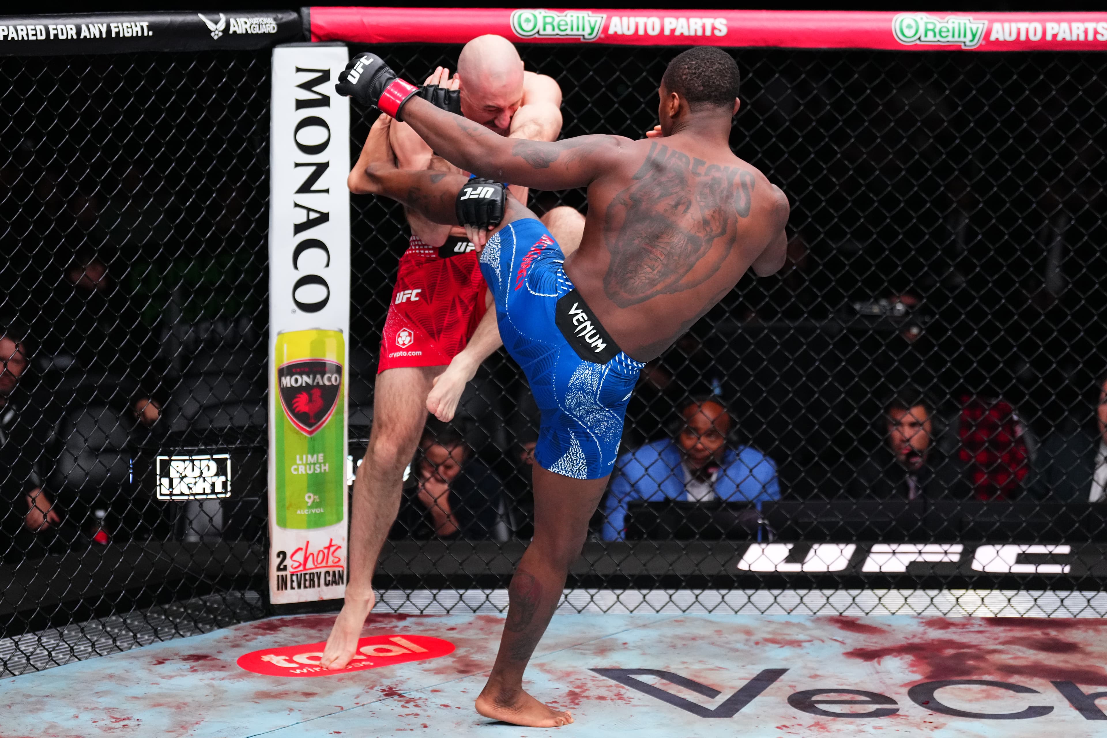 UFC Seattle video: Terrance McKinney head kick sparks 24-second knockout