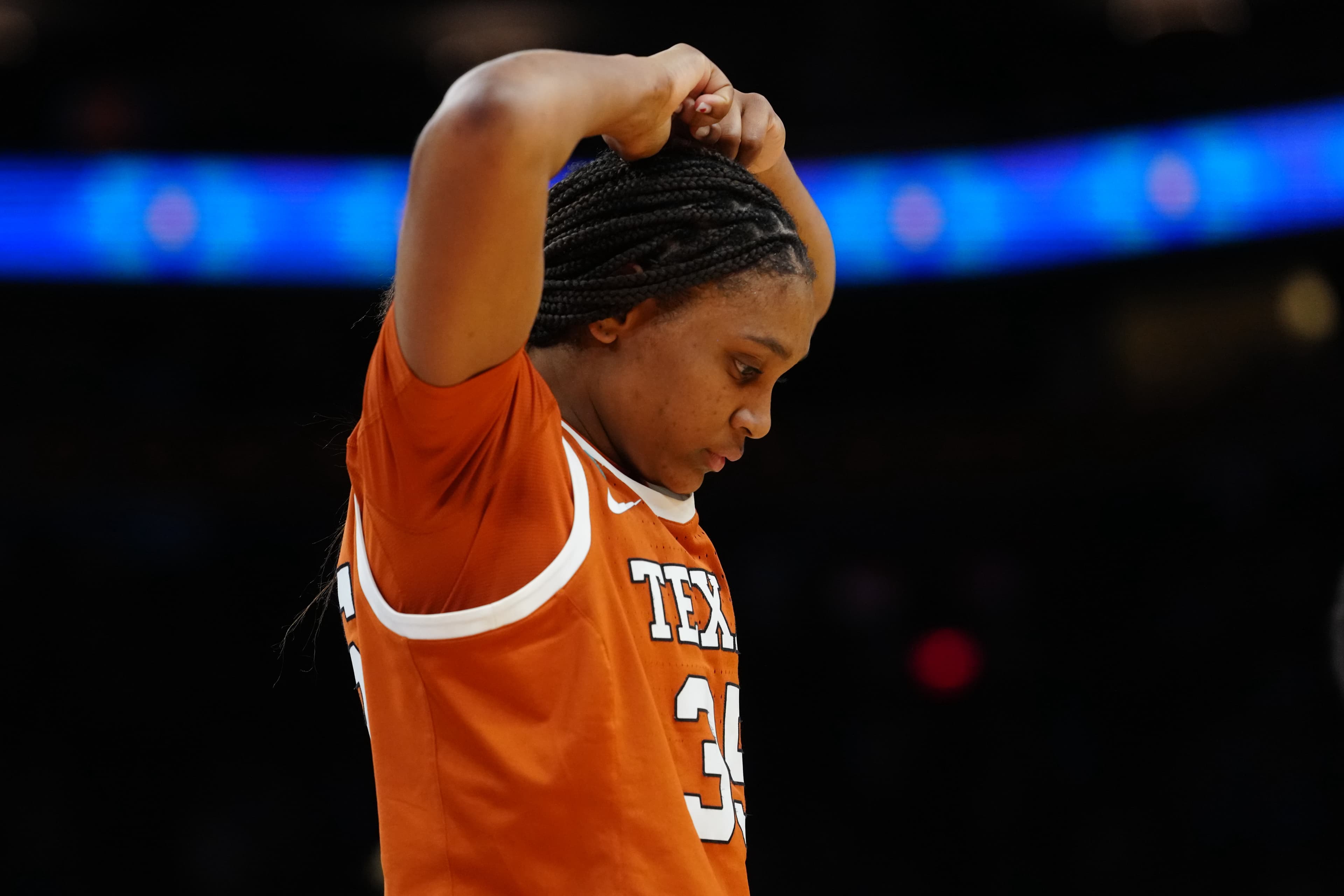 Texas bricks its way to 51-44 loss to UCLA in the Final Four