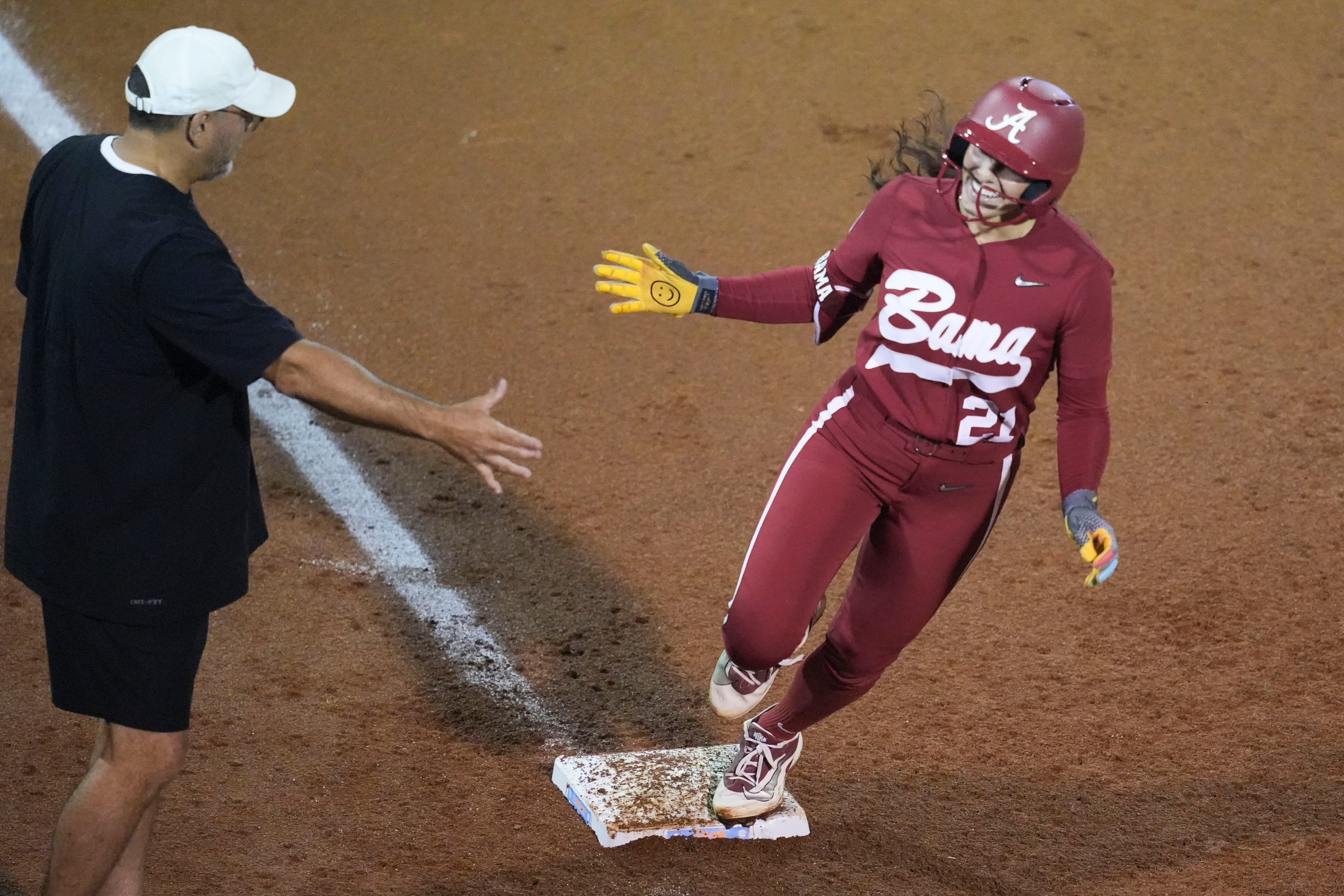 After a Run Rule Win, Alabama Softball Drops Two to Tennessee