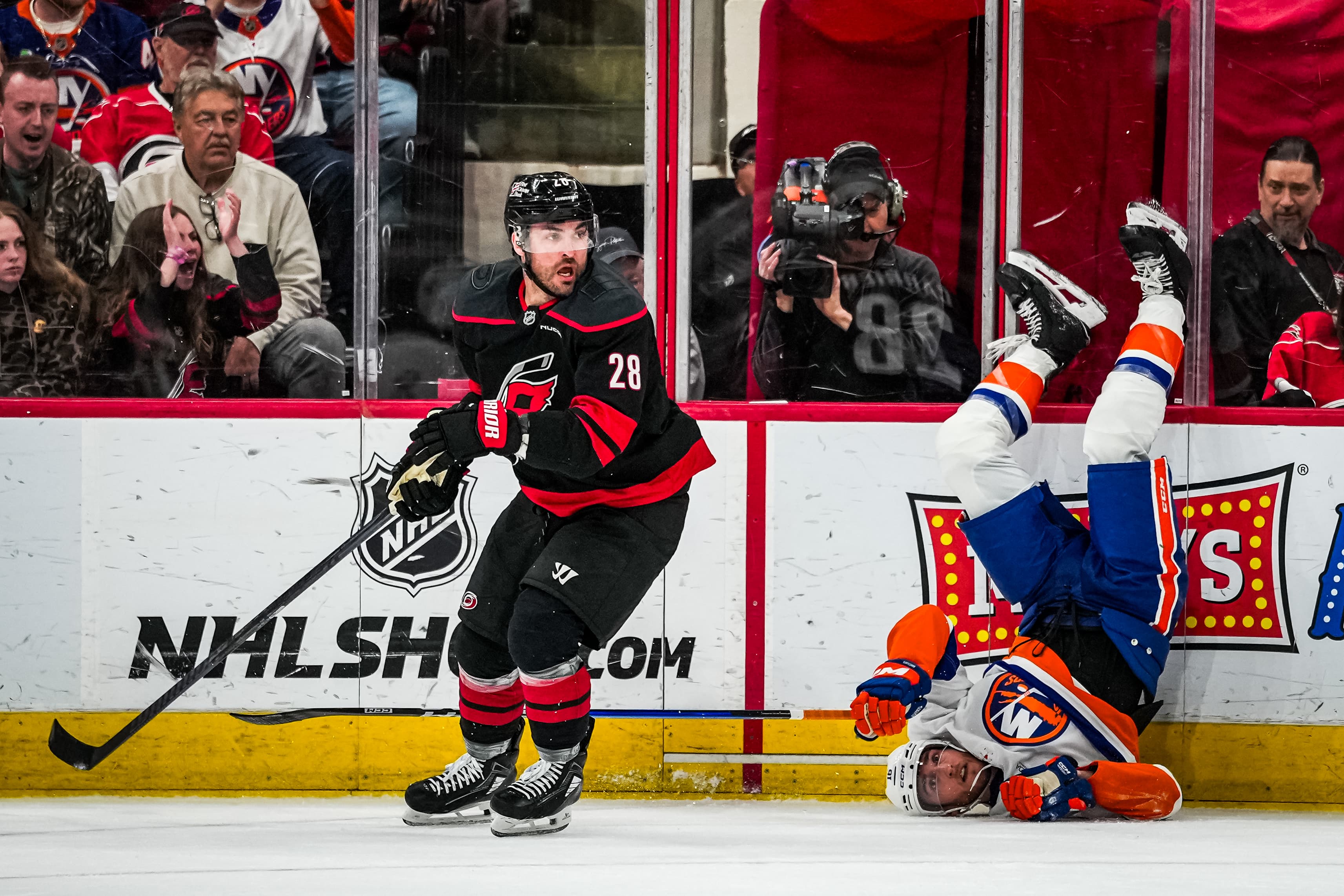 Hurricanes 4, Islanders 3: Isles completely dominated in fourth straight loss