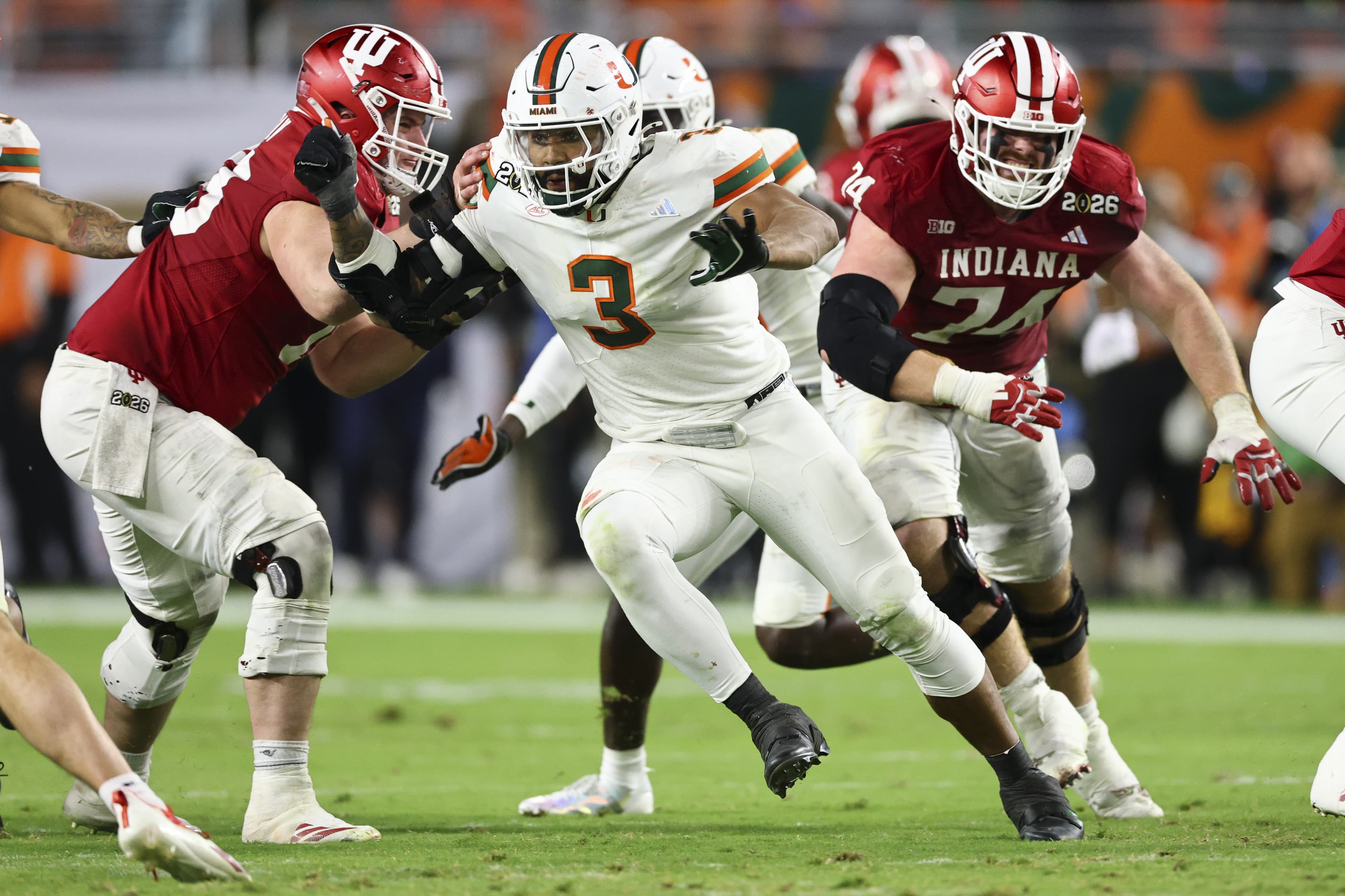 Social media reactions to Chargers drafting Akheem Mesidor