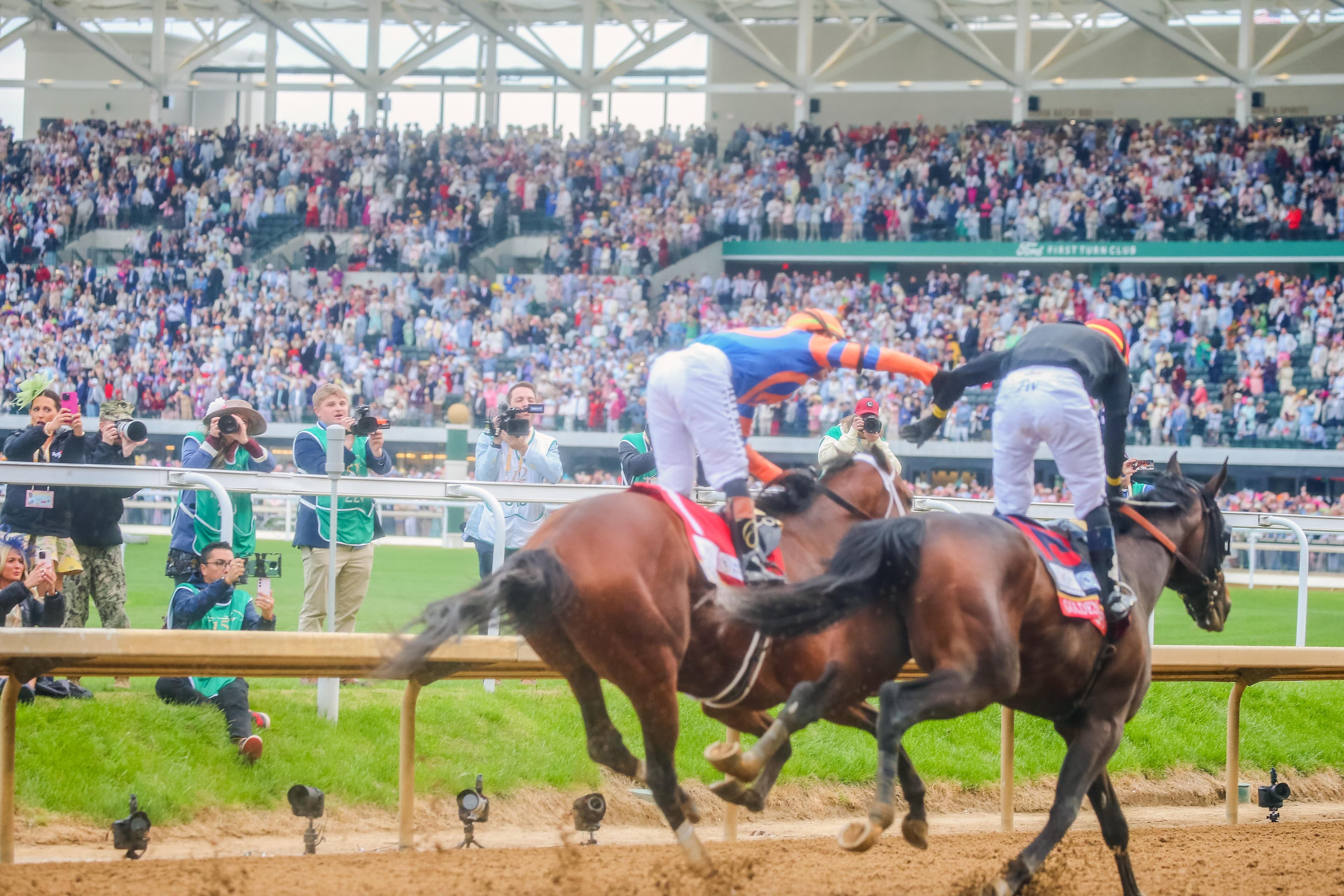 Twitter Gold: Golden Tempo’s Amazing Kentucky Derby Finish