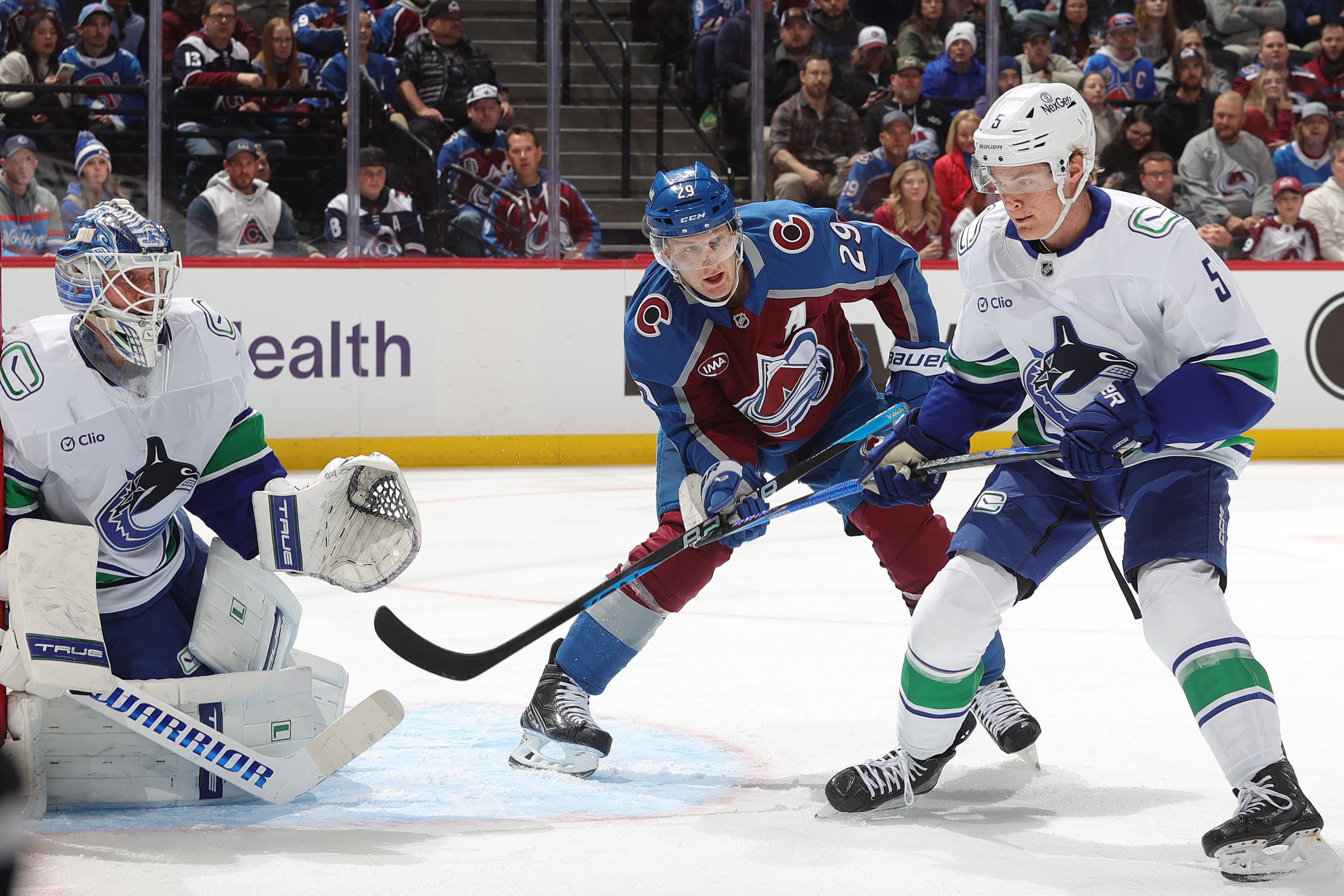 Open Thread: Colorado Avalanche at Vancouver Canucks (6:30 p.m.)