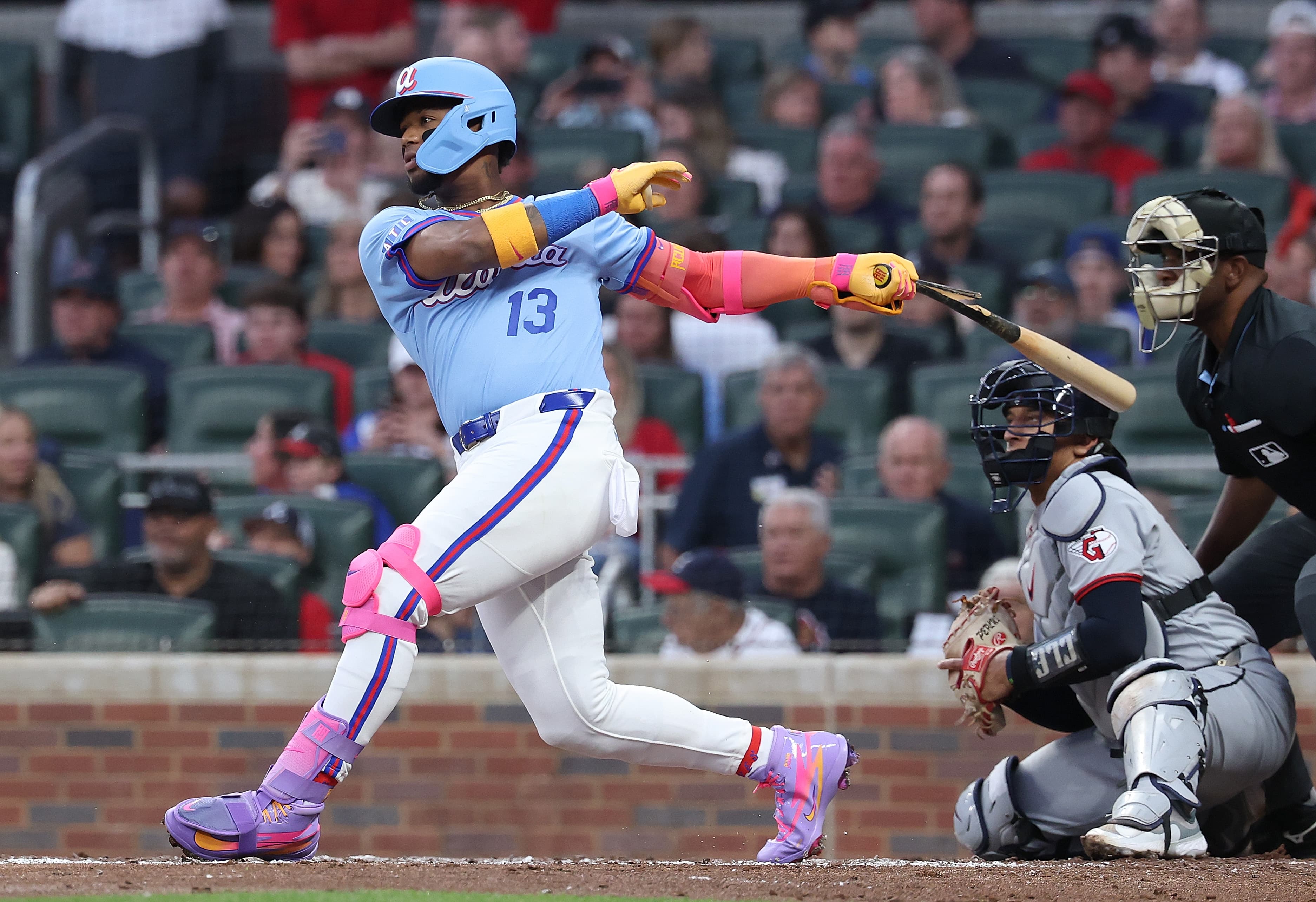 Braves’ bats break out in 11-5 win