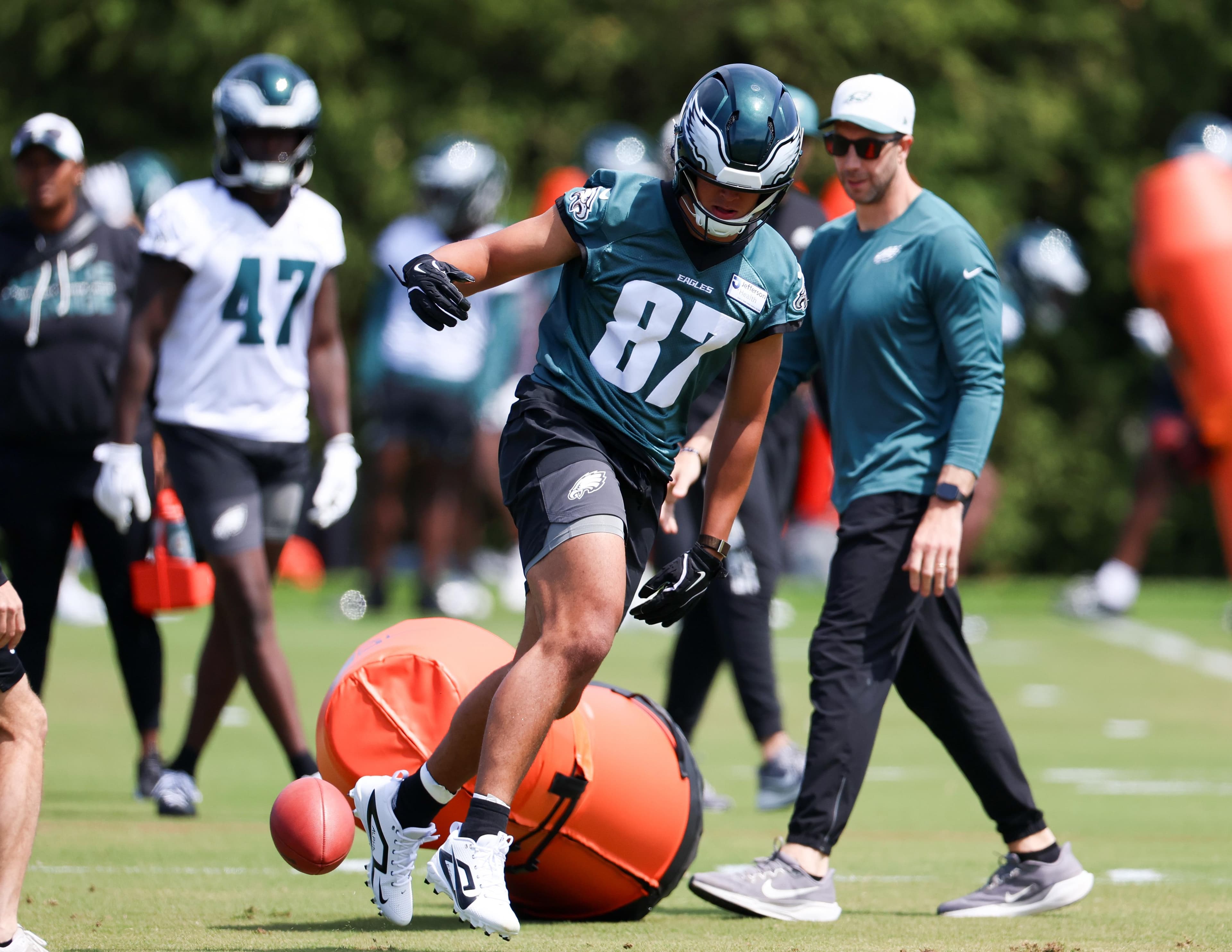 Eagles ink Eli Stowers to rookie contract, leaving just one draft pick unsigned