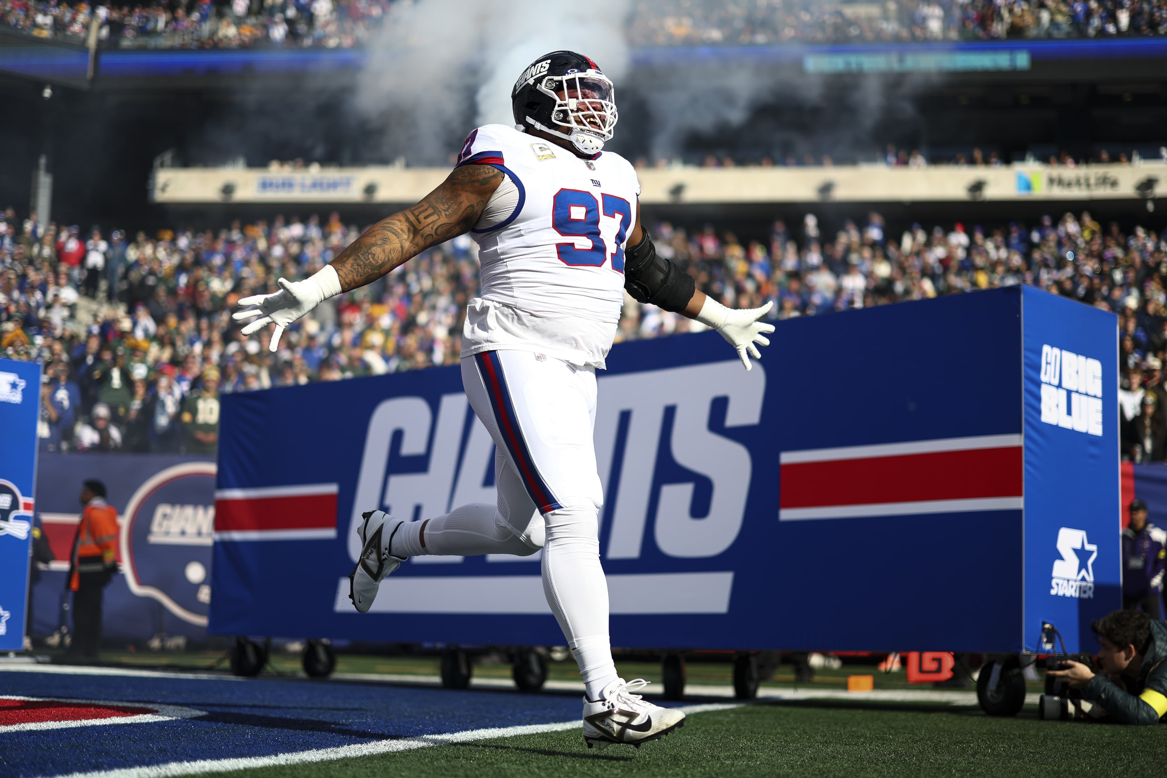 Bengals swing blockbuster NFL trade with Giants for Dexter Lawrence