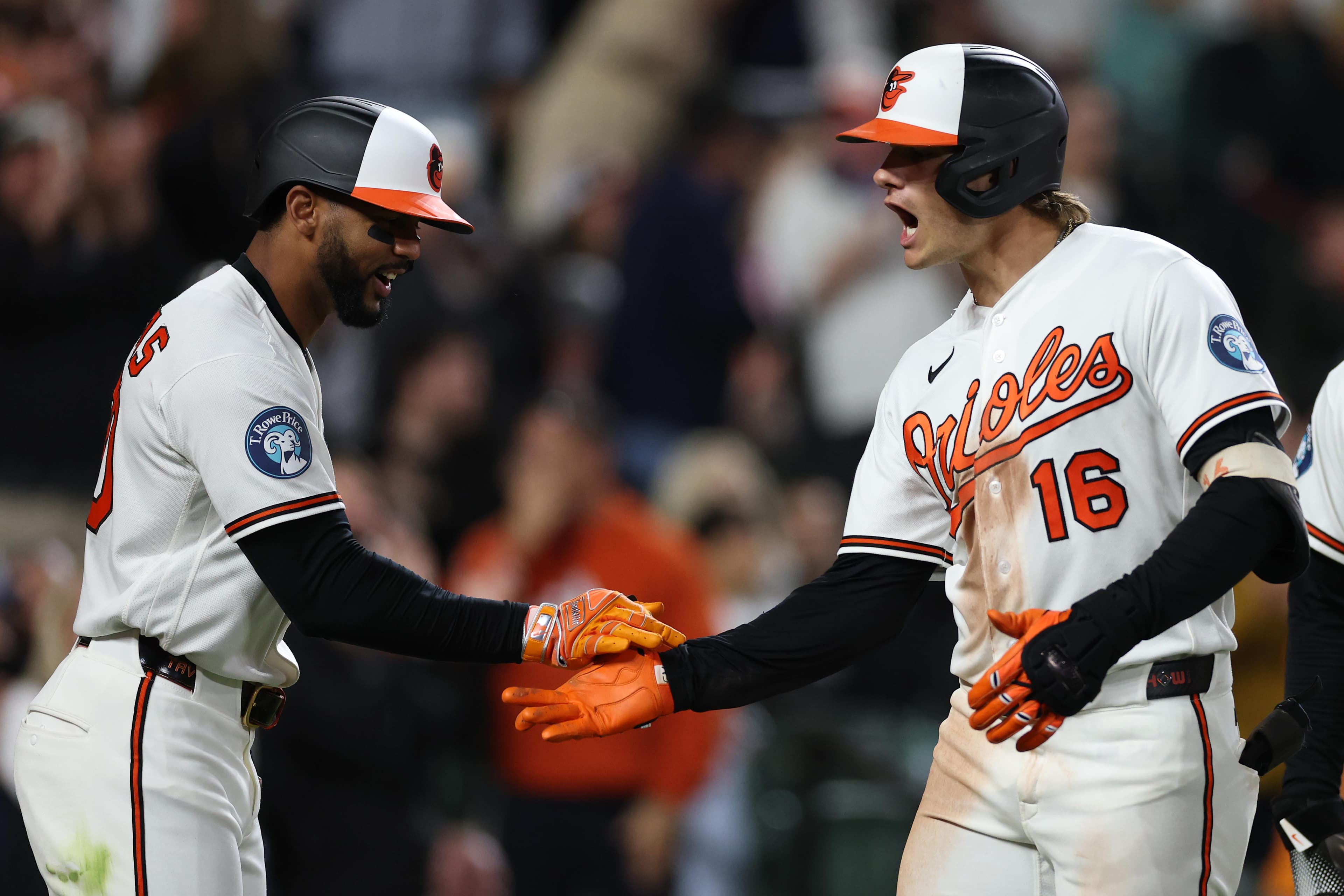 Orioles dodge no-hit bid, ride Mayo’s blast to 3-2 win