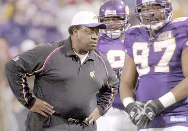 Former Rutgers Football Assistant Coach Who Worked With Undefeated 1976 Squad Honored By Pro Football HOF