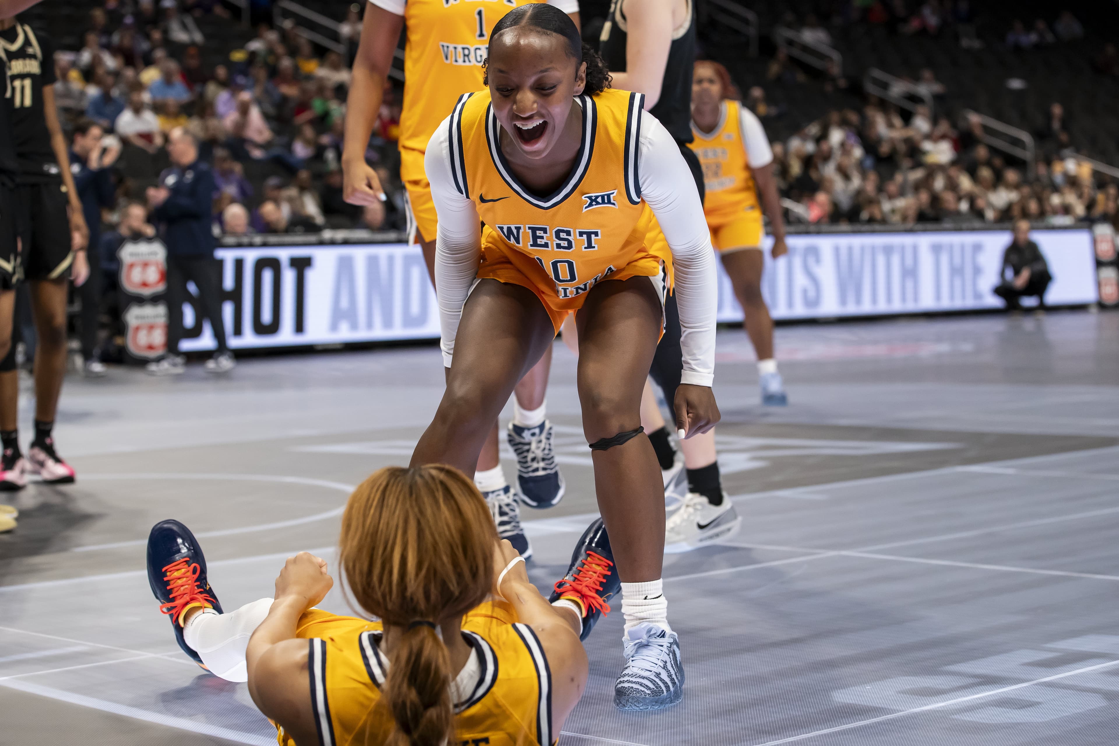 Jordan Harrison was just named a Naismith Defensive Player of the Year semifinalist. Come talk about it in today’s Shotgun Throwdown.