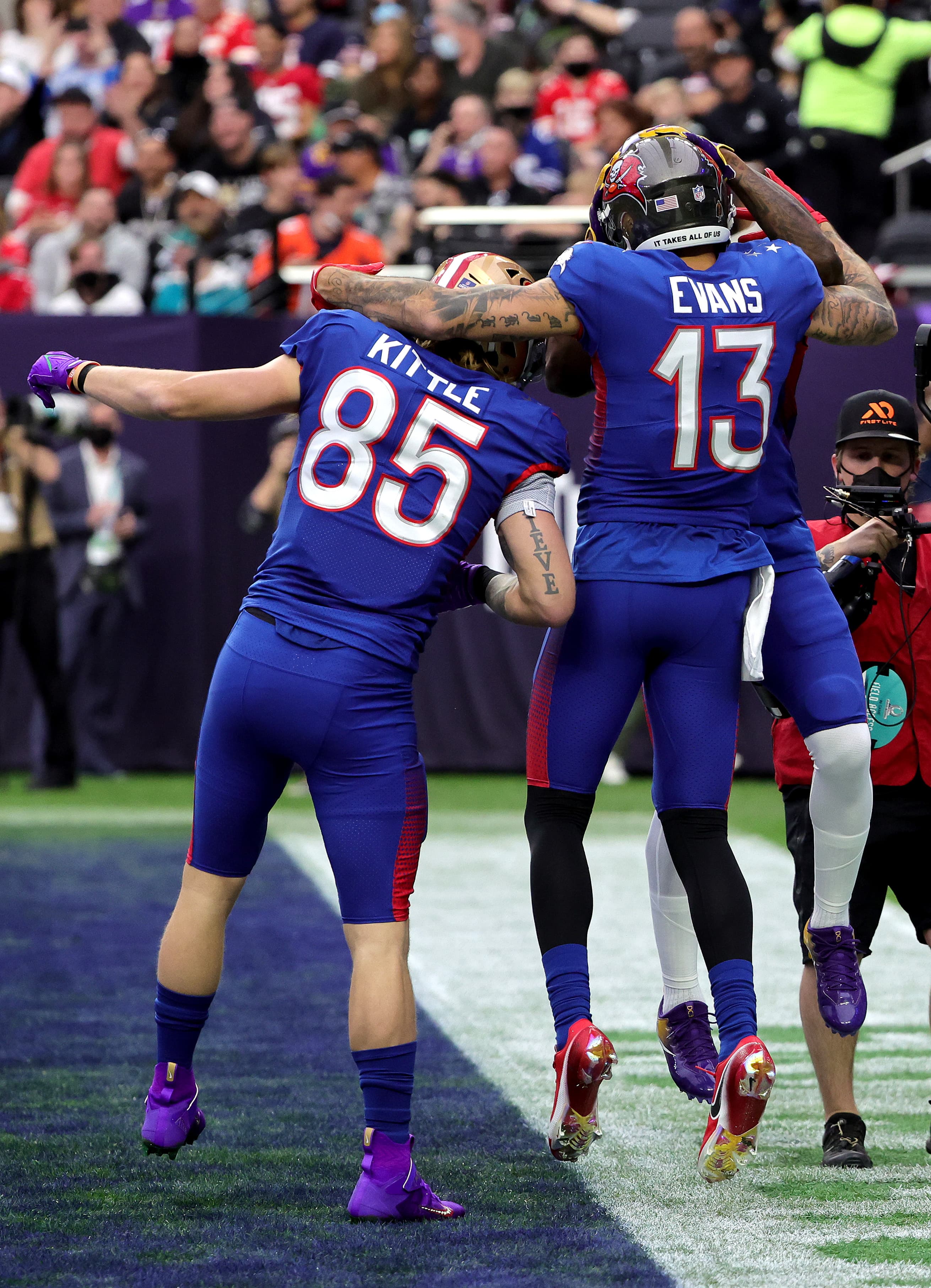 49ers News: Hopefully Christian McCaffrey can do his “animal movements” against more open defenses