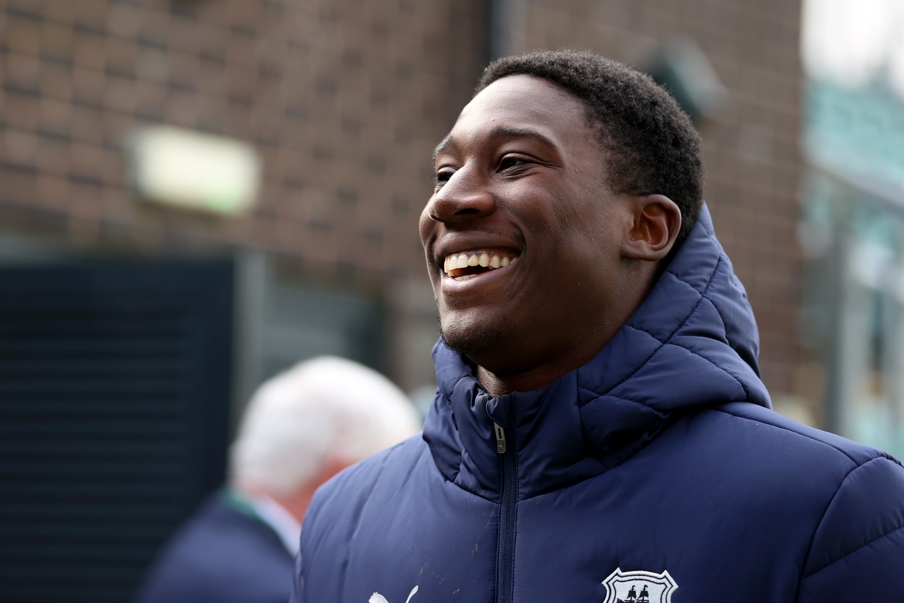 Plymouth Argyle's Tom Cleverley Scores an Epic Goal for Gold!