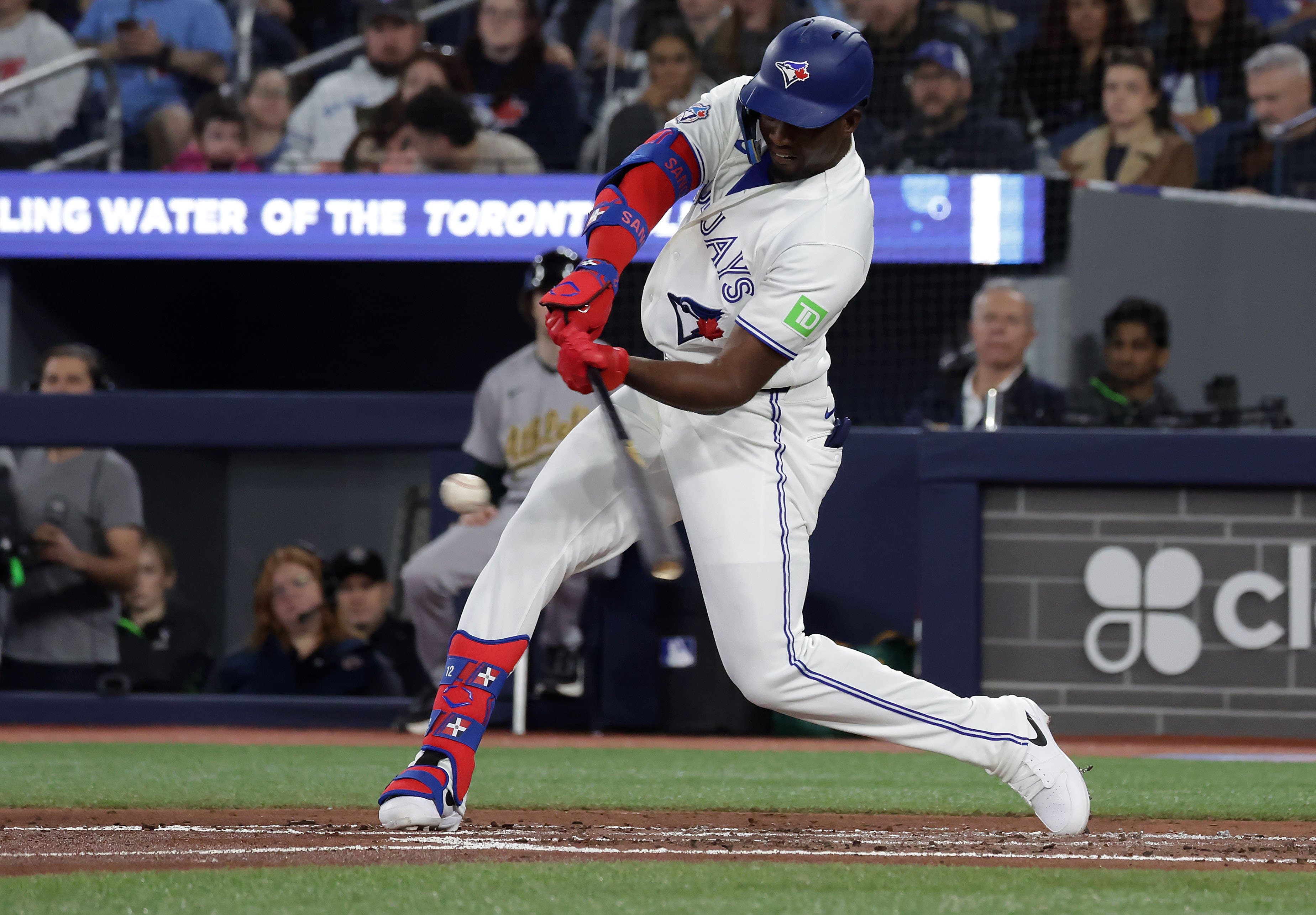 Blue Jays Complete the Sweep, Down the A’s 5-2