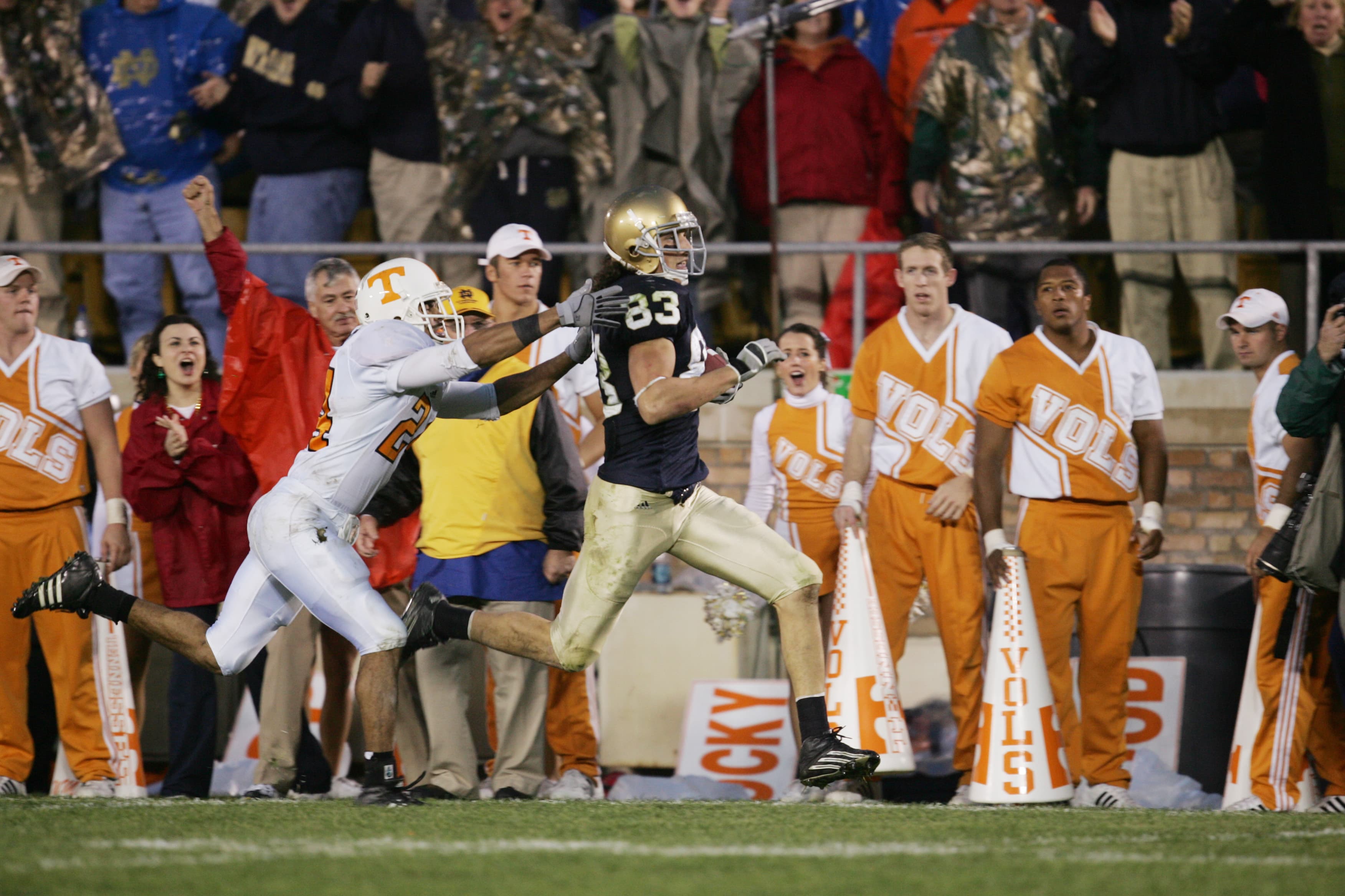 Which team should Notre Dame schedule for its last opening in 2028?