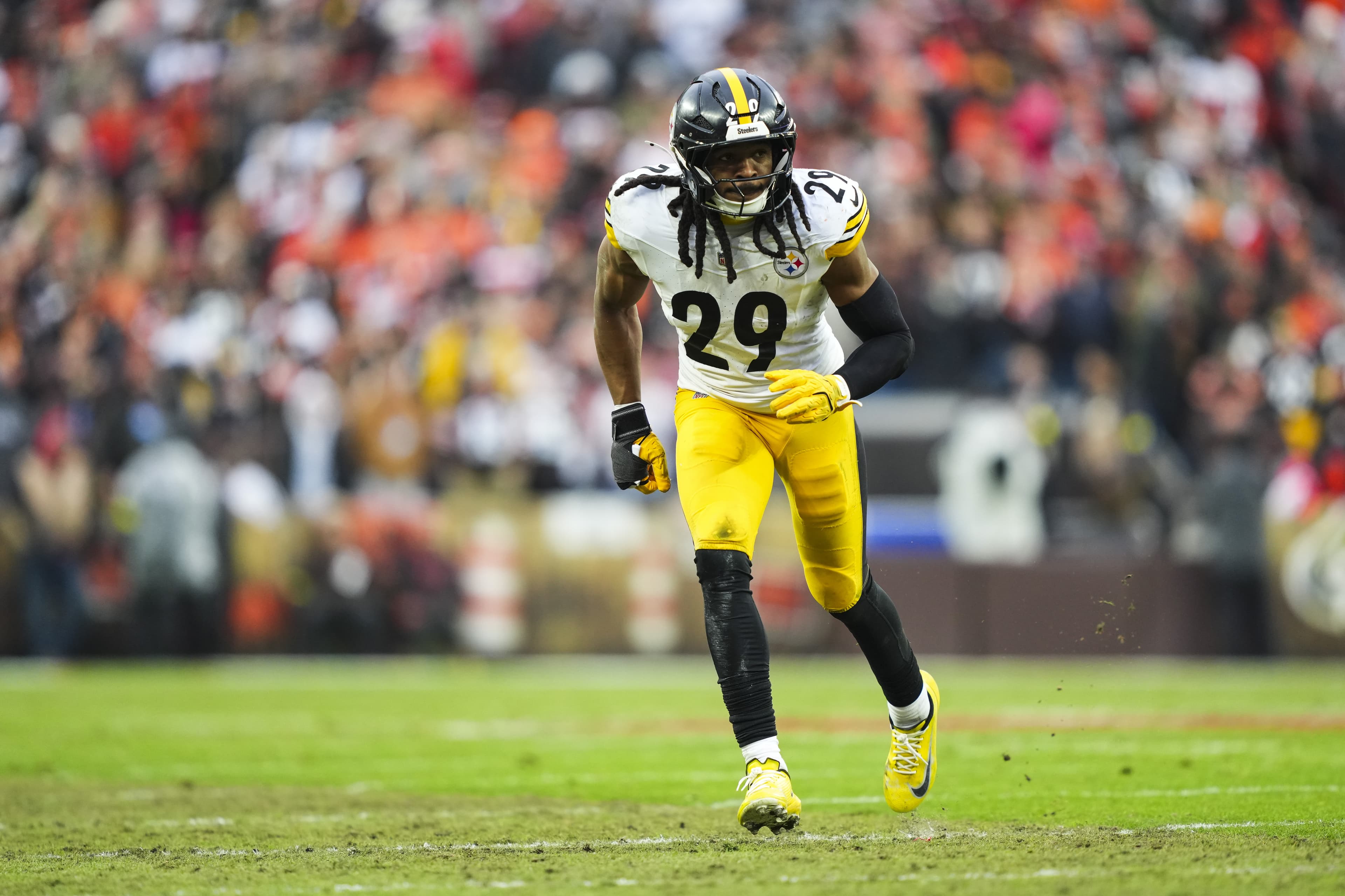 Former Steelers safety Kyle Dugger signs with AFC North rival