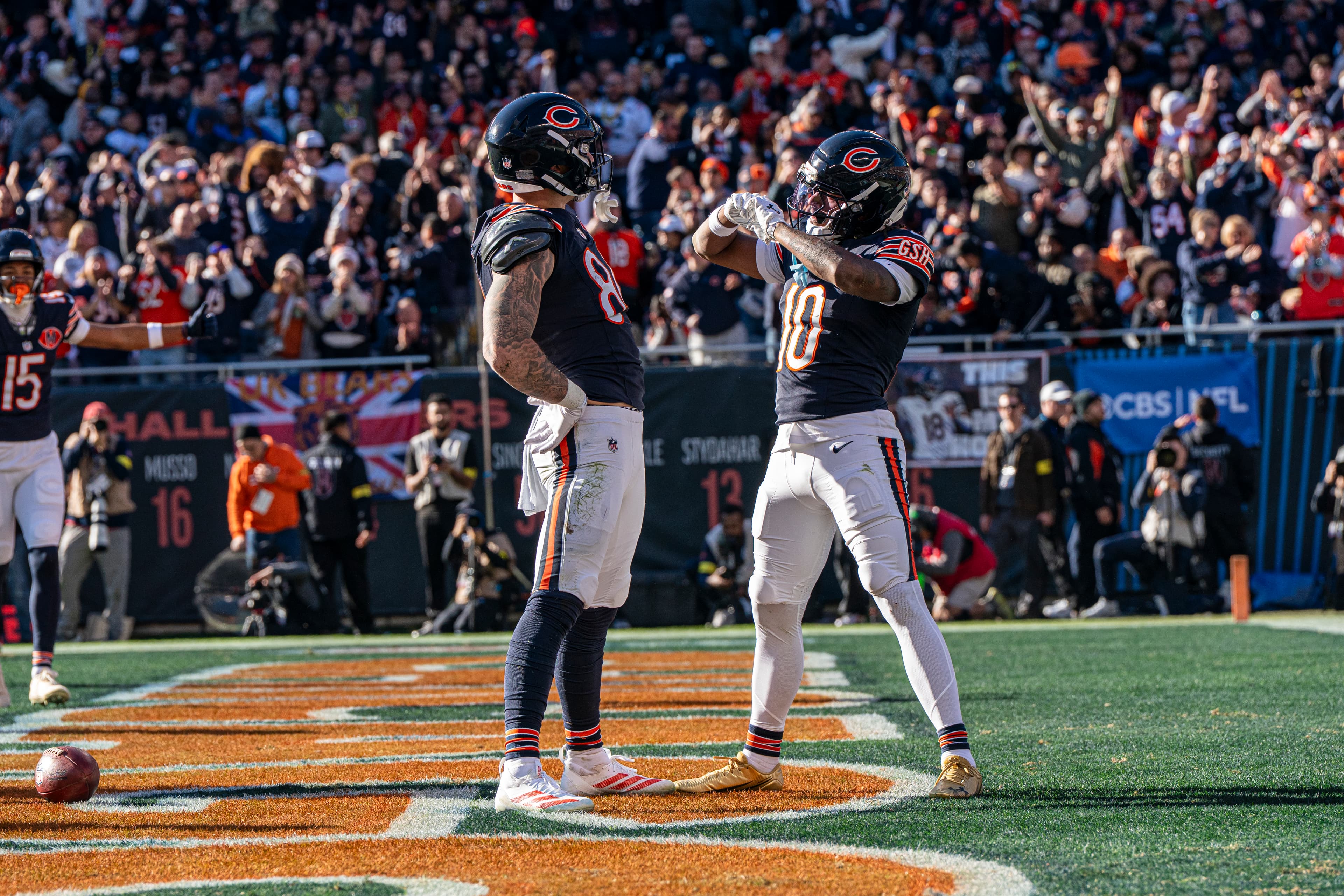Why one analyst is dying to see Bears Colston Loveland, Luther Burden III unleashed
