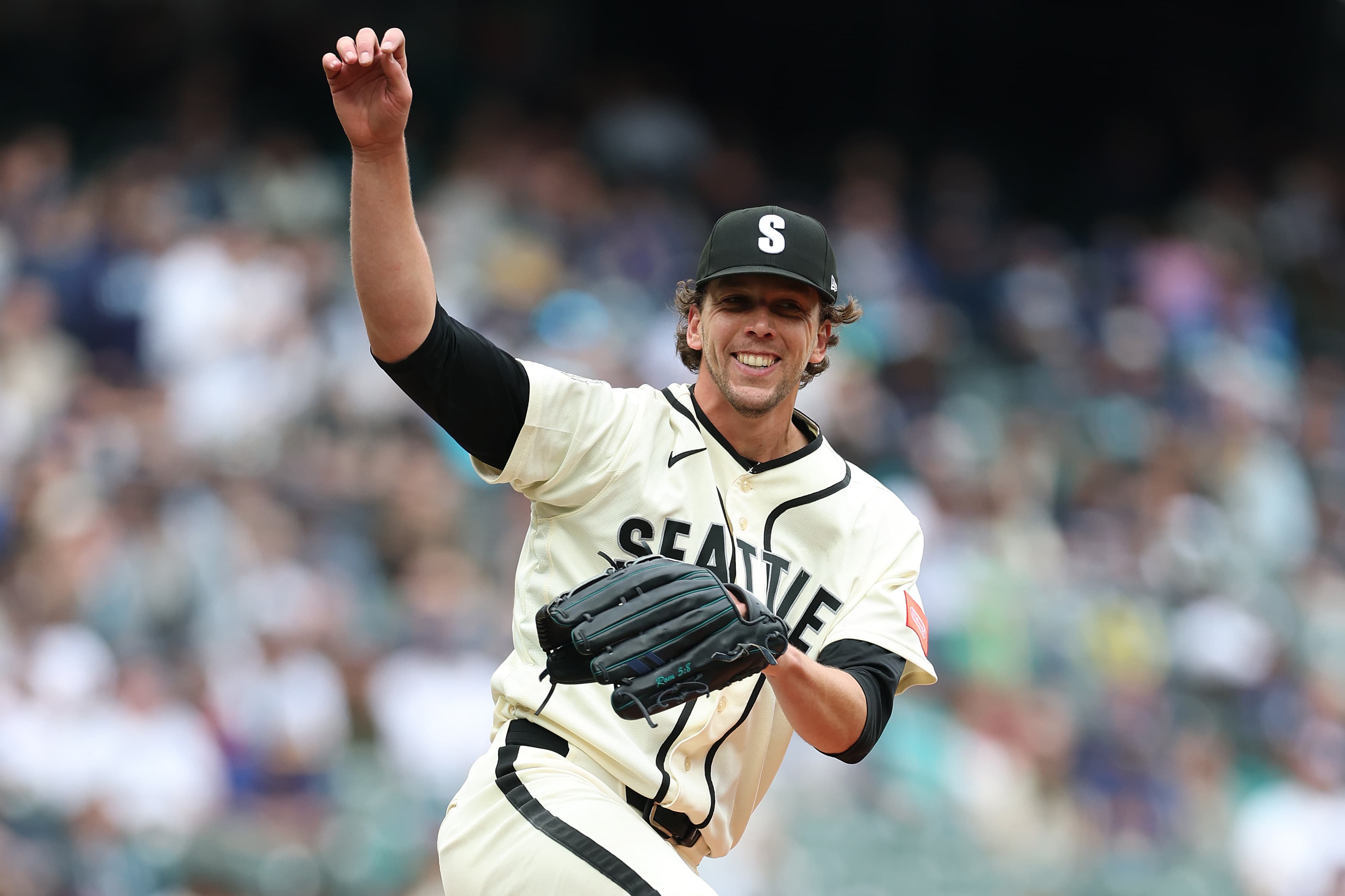 Logan Gilbert’s best start in a year leads Mariners past Houston 6-1