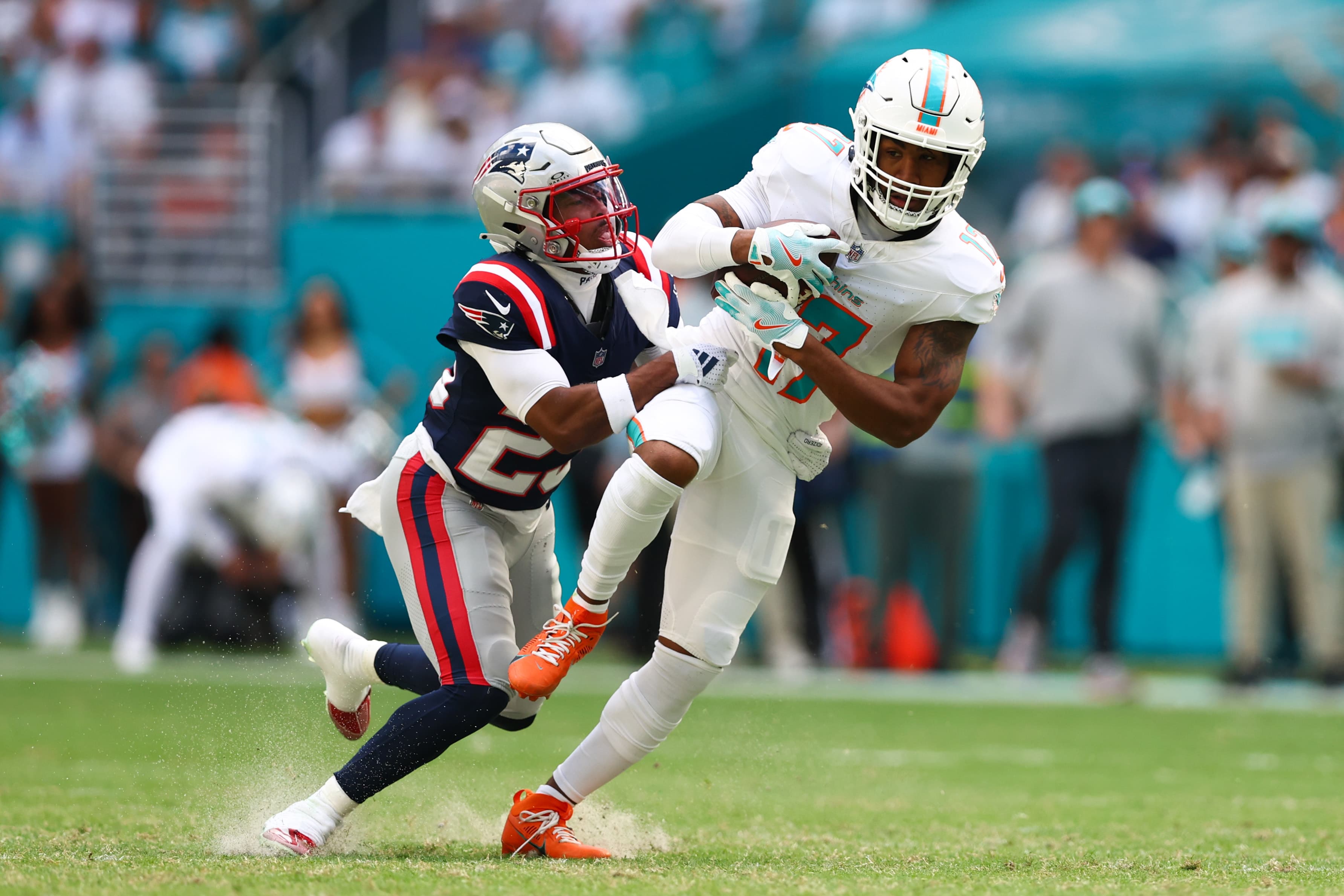 Jaylen Waddle on the Rise: Top NFL Recruit Returns to Action!