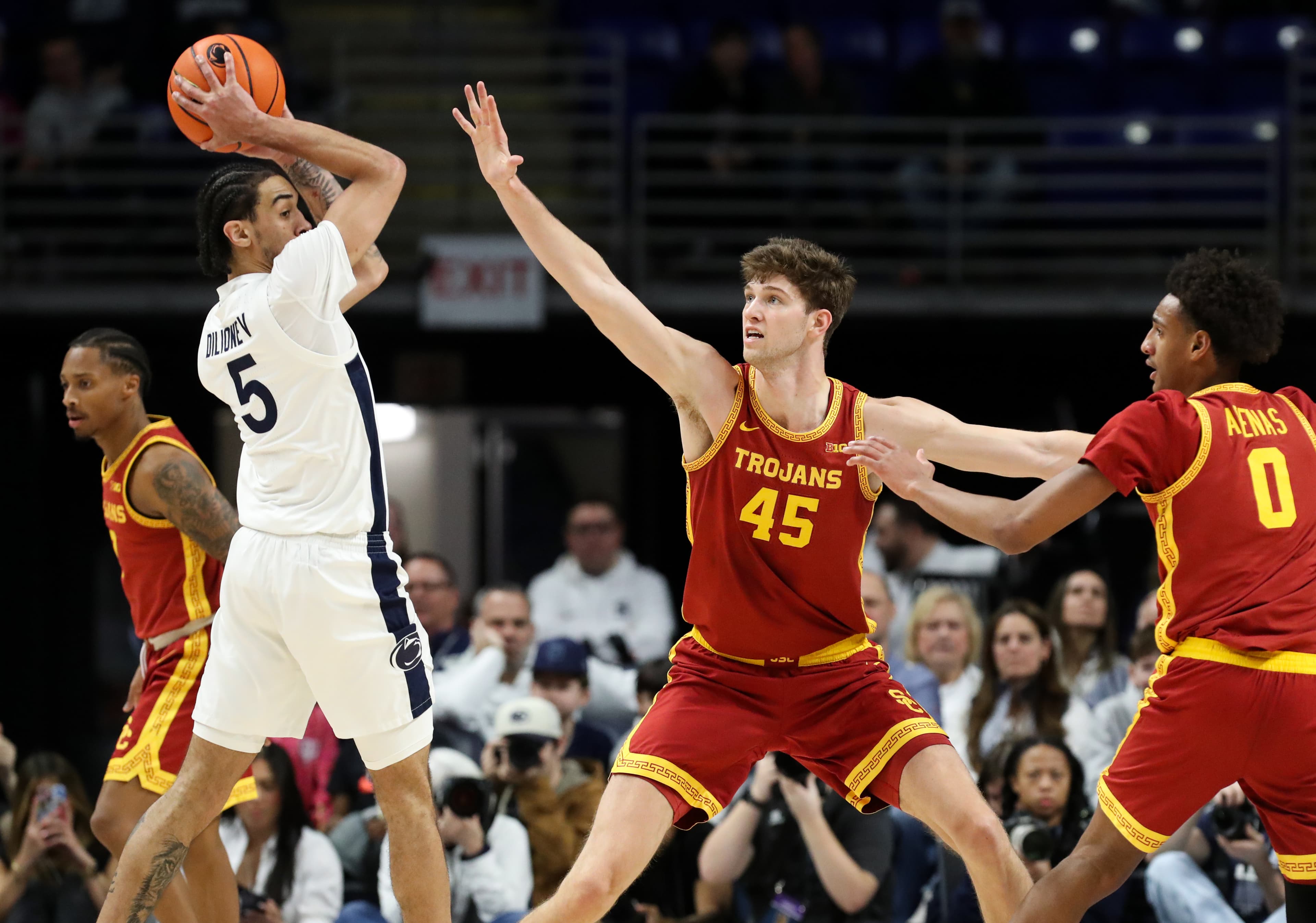 Gabe Dynes commits to Louisville