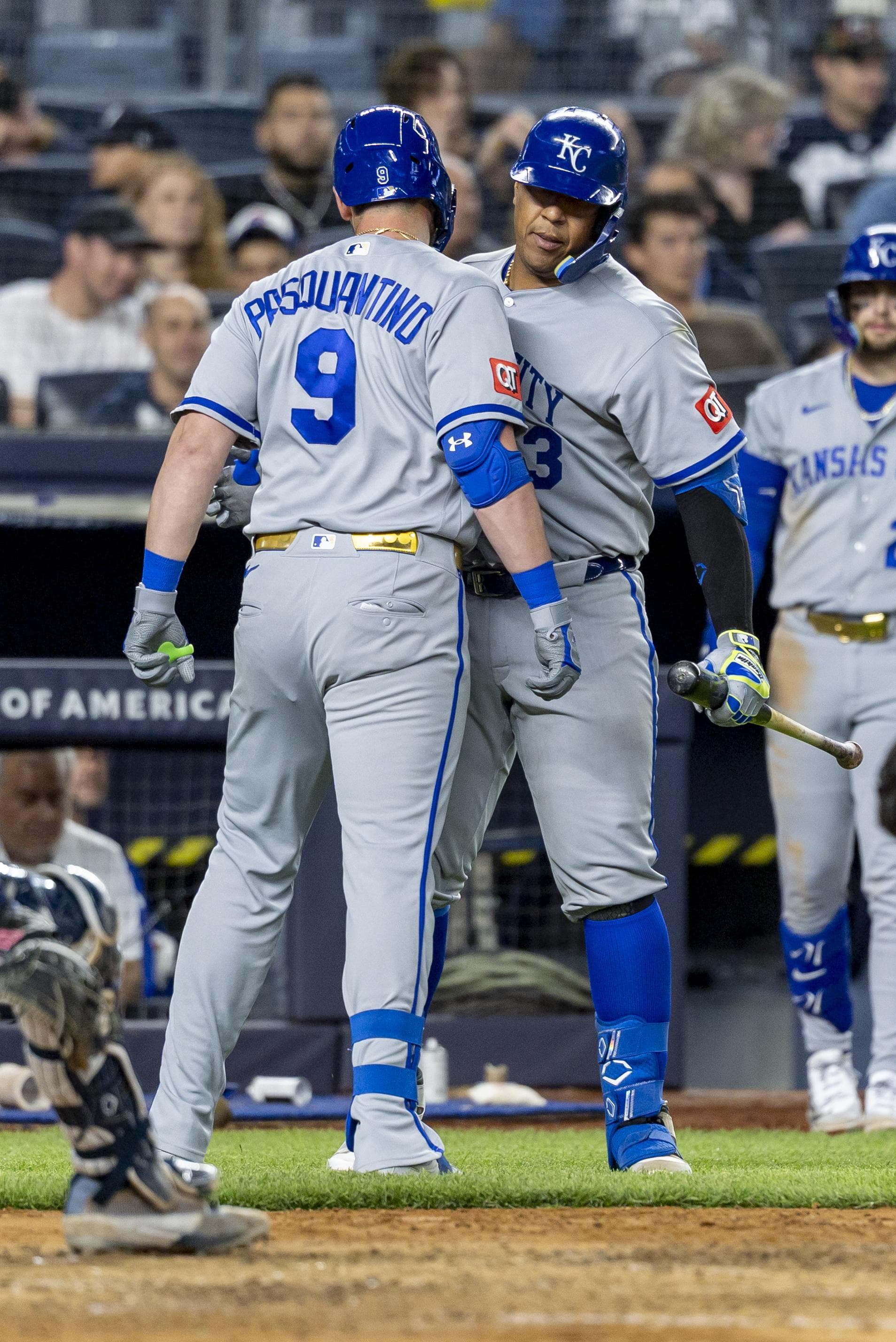 Resilient Royals strike again, defeat Mariners 7-6