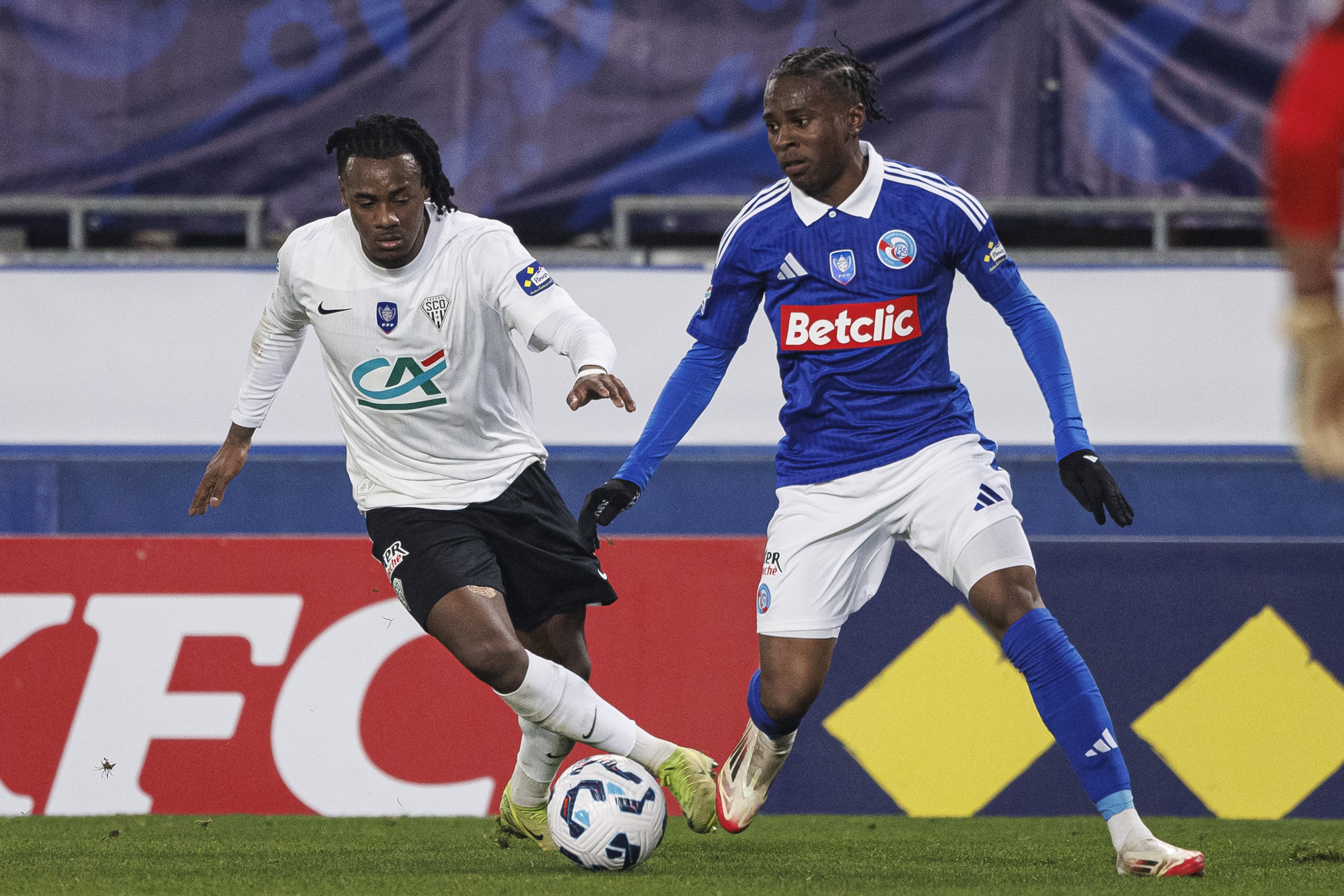 New Headline: "Lionel Messi's Pace Pushes Barcelona to UEFA Champions League Final