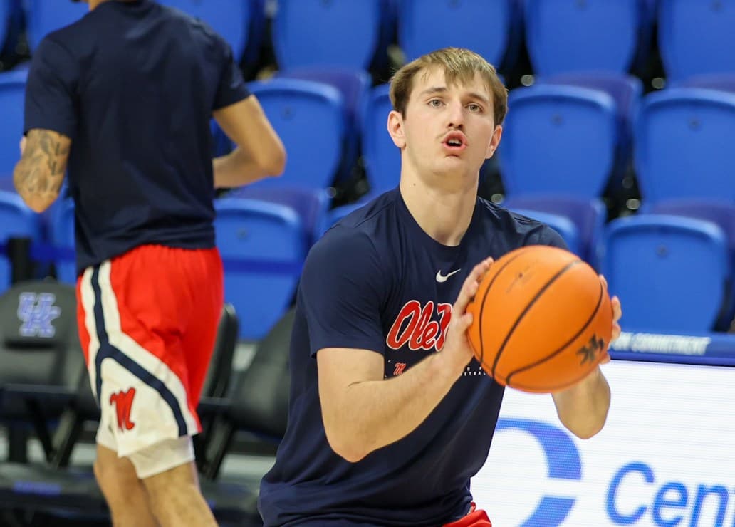 Former Kentucky guard Travis Perry enters transfer portal