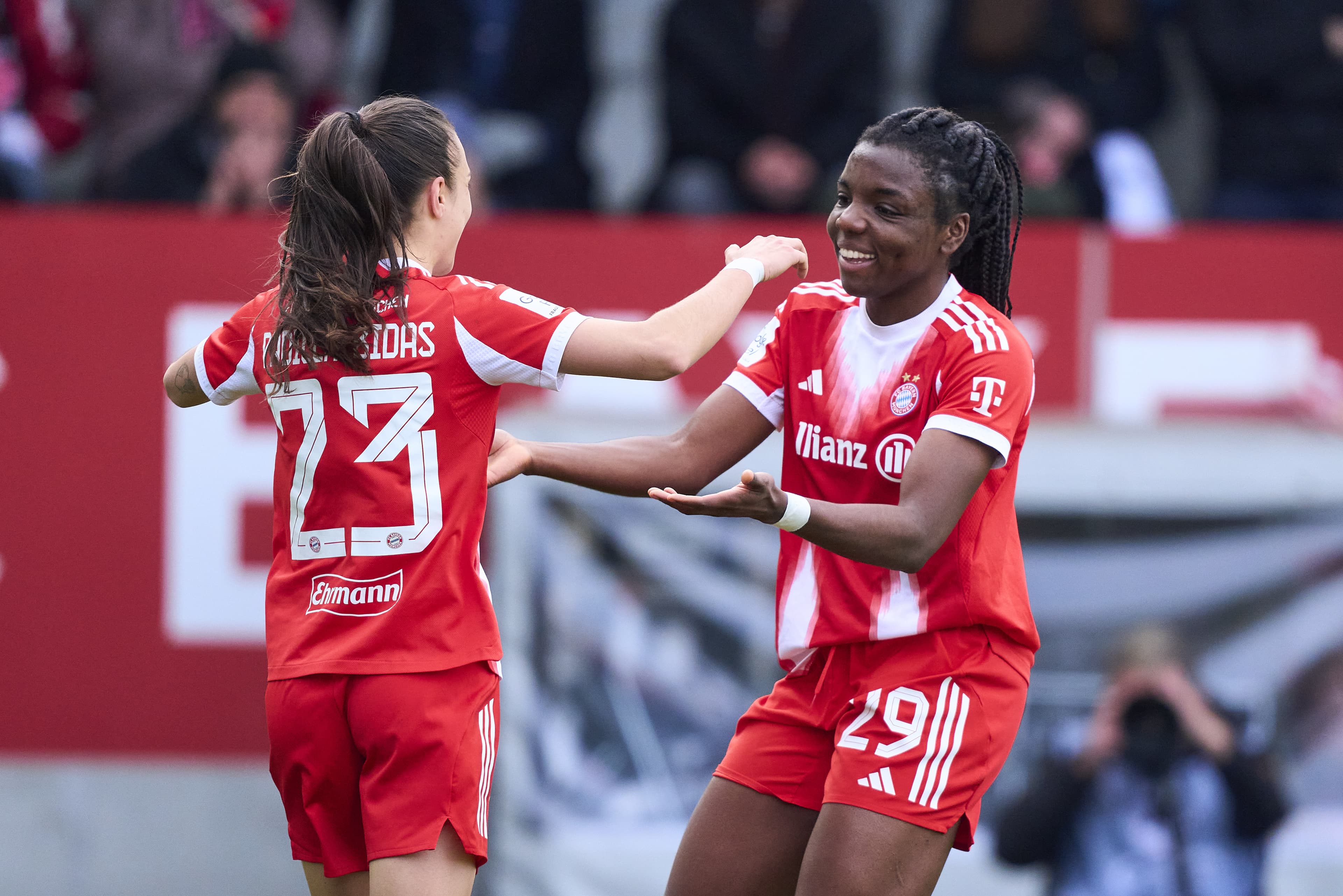 Bayern Munich Frauen beat SGS Essen 4-0, advance to DFB-Pokal final